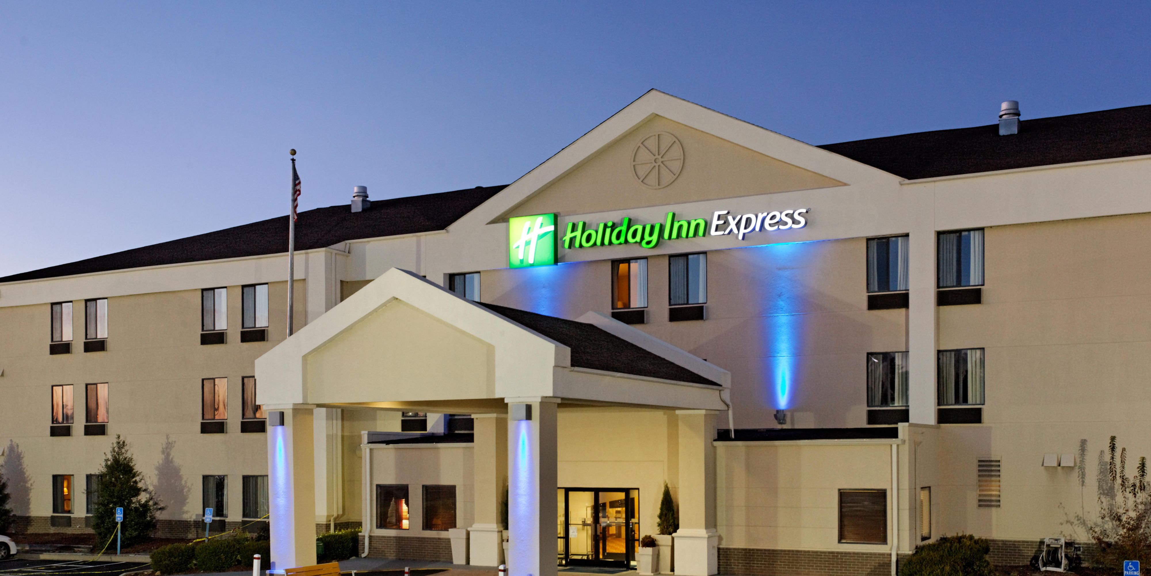 Holiday Inn Express Metropolis