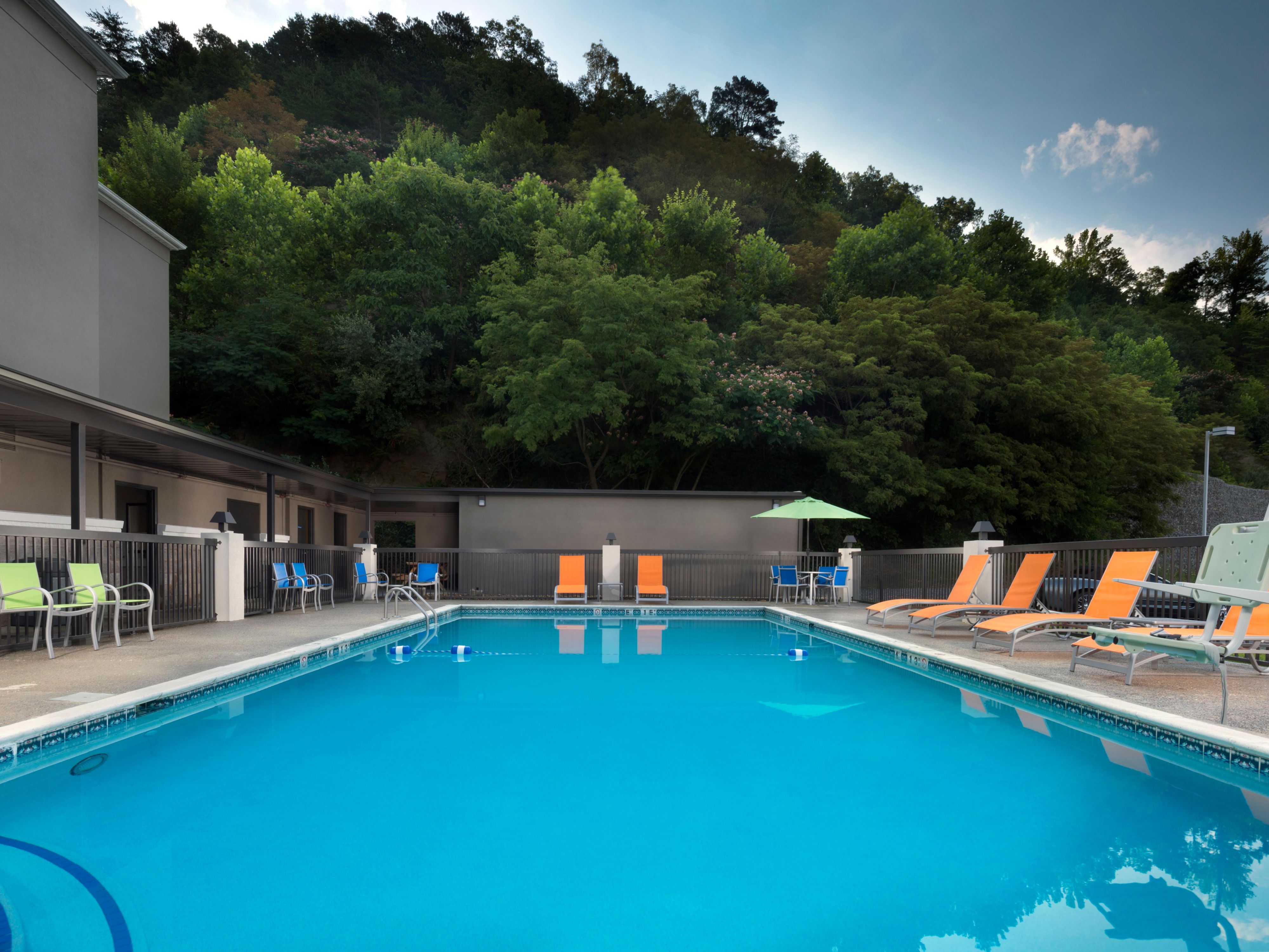 Affordable Hotel in Middlesboro, Kentucky | Holiday Inn Express Middlesboro