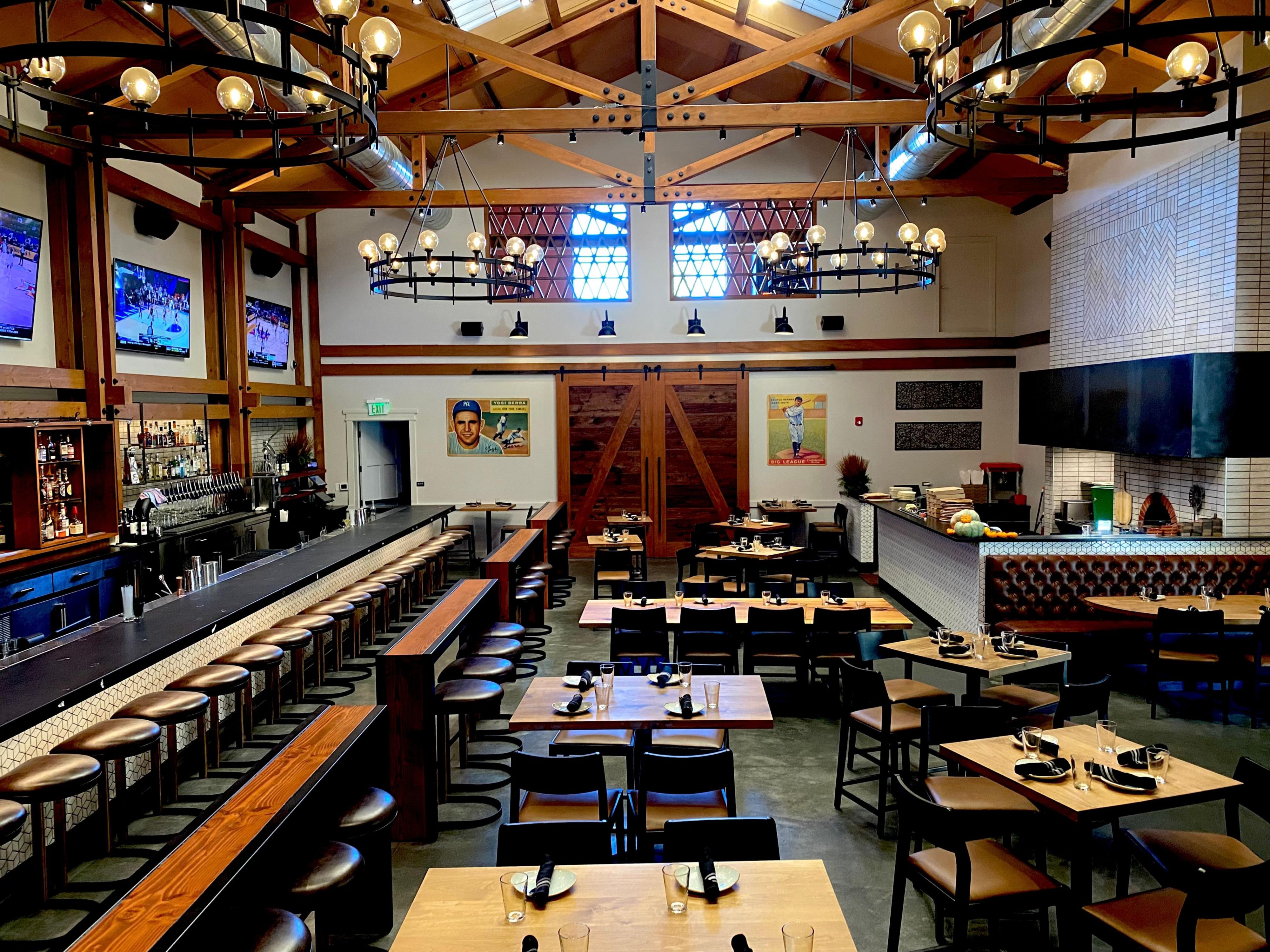 Adjacent to our hotel, Floodwater Restaurant is an expansive indoor-outdoor eatery offering California fare and cocktails in a charming, rustic setting. Open daily from 4:00 PM to 9:00 PM, it's the perfect spot to unwind after a day of exploring. Hotel guests receive a 15% discount on meal purchases.