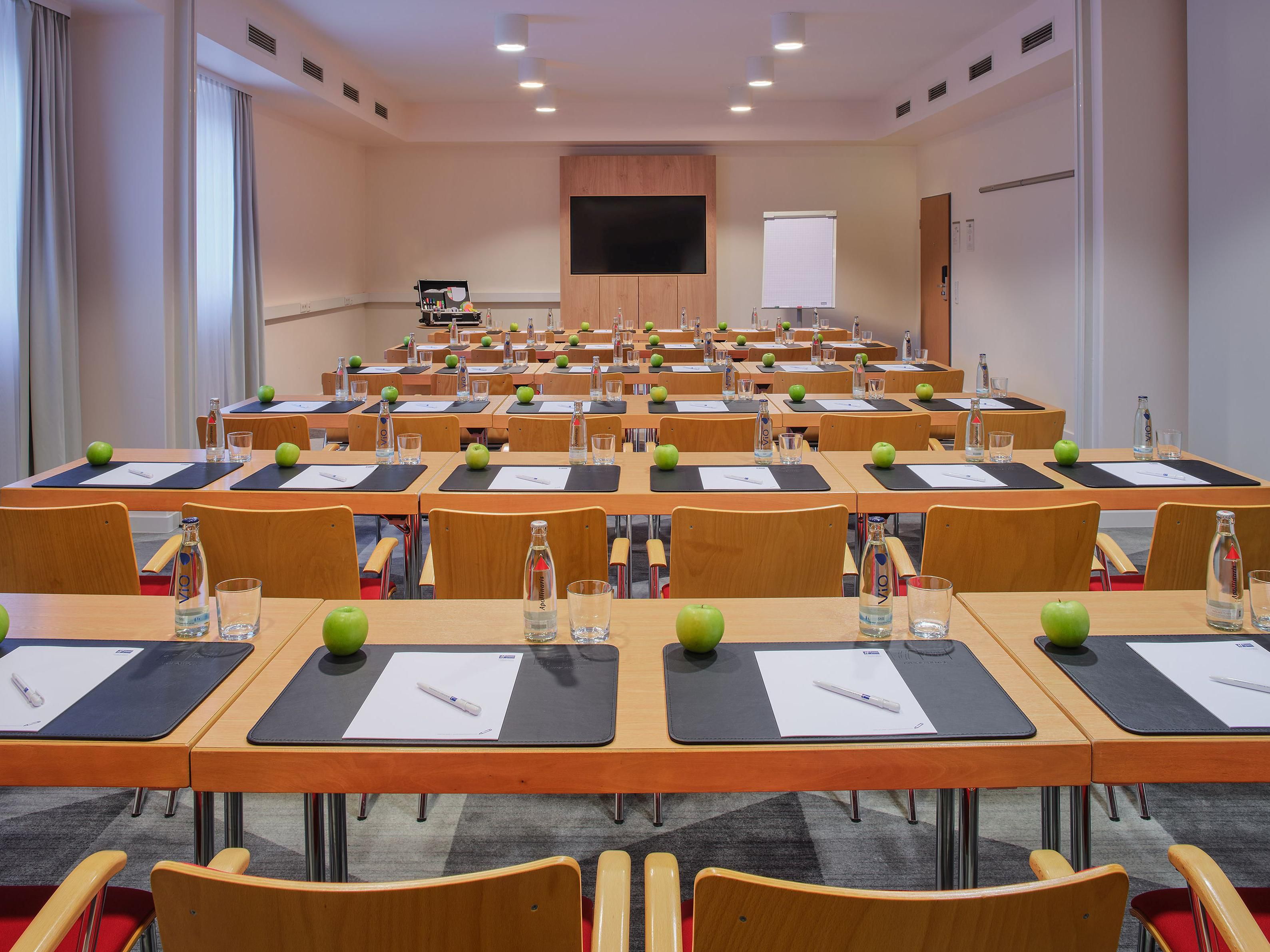 Our five well-equipped, naturally lit meeting rooms are ideal for seminars and special events near Frankfurt Airport. There’s ample space for up to 50 guests, and buffet lunches can be arranged on request. We offer inclusive Wi-Fi throughout the hotel, as well as paid on-site parking.