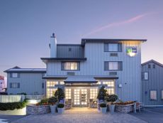 Holiday Inn Express Monterey-Cannery Row