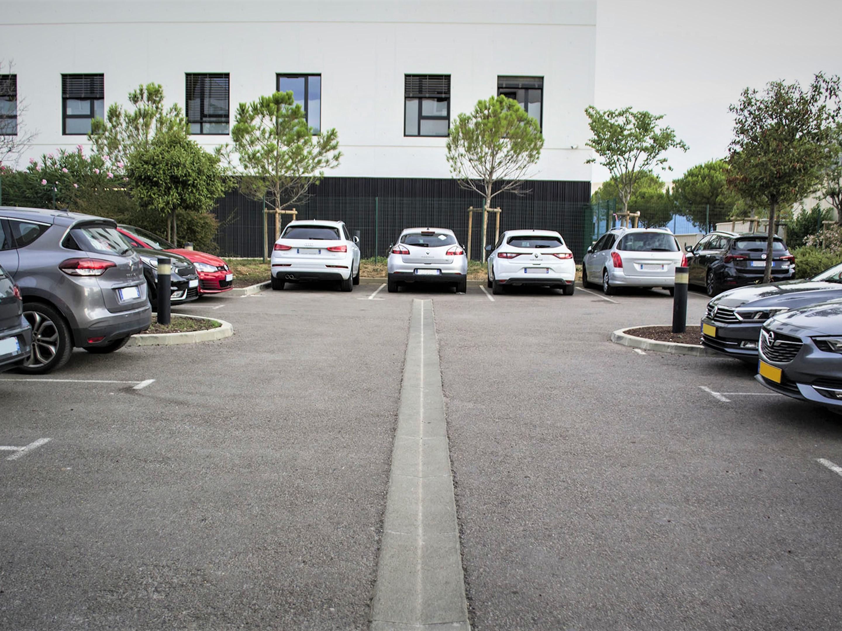Holiday Inn Express Montpellier Odysseum provides you with a private and secured car park (15 euros a day extra charge). The parking is secured by video surveillance cameras, which will guarantee you complete peace of mind during your holidays, weekends or business trips. Only 32 places available (SUBJECT TO AVAILABILITY AND LIMITED NUMBERS)