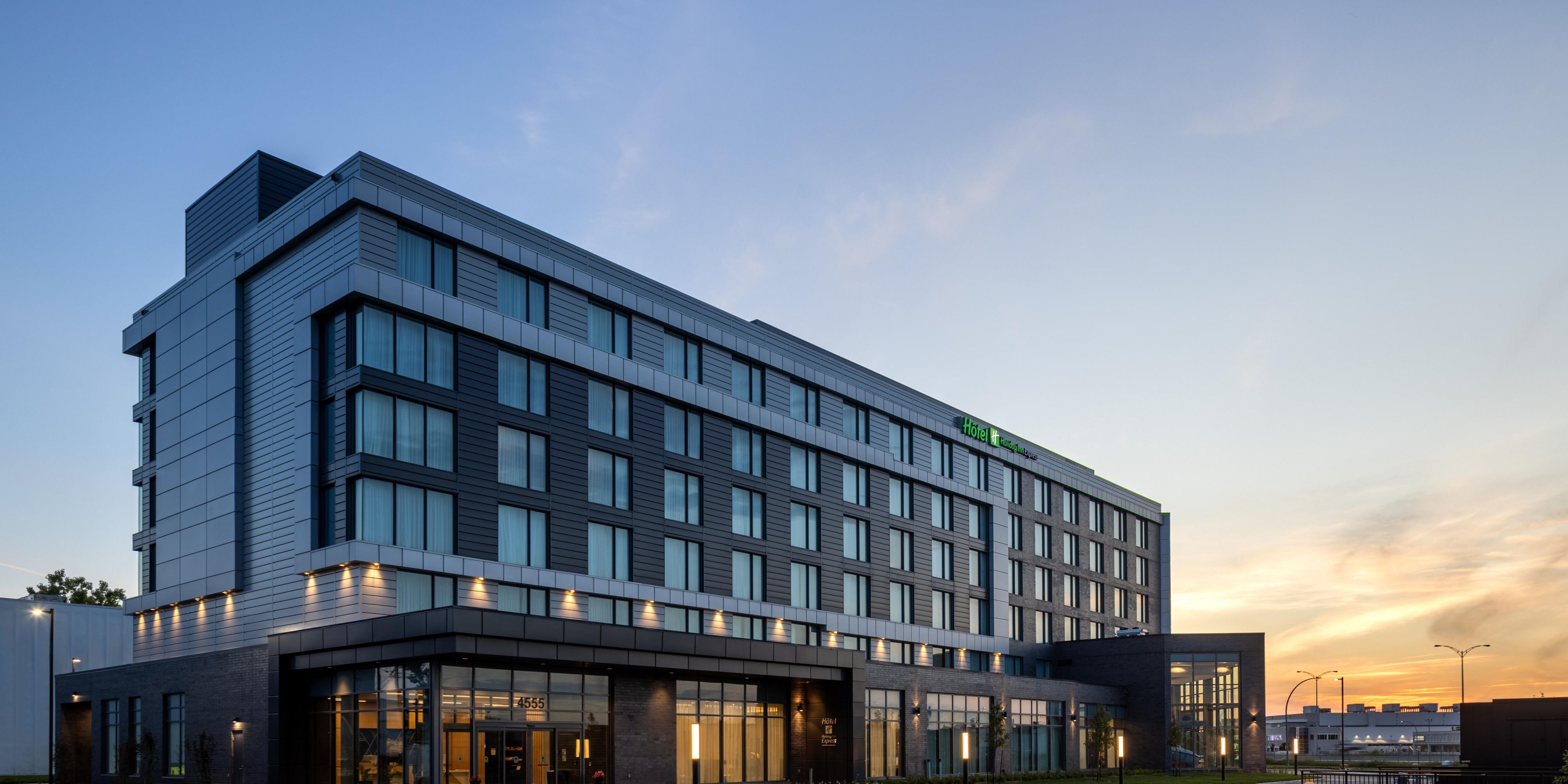 Holiday Inn Express Montreal Airport - St-Laurent