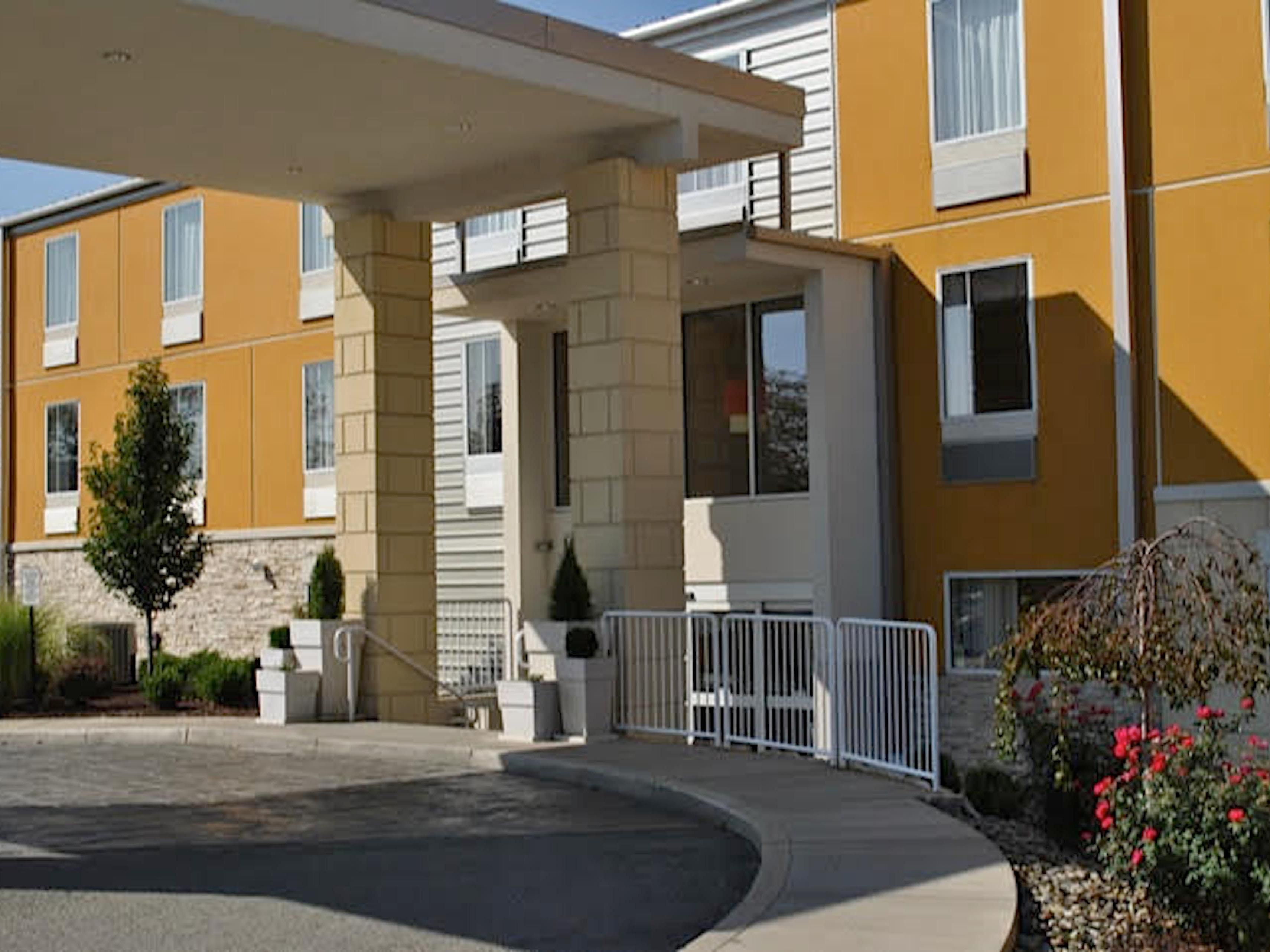 Carnegie Mellon Hotels in Munhall, PA | Holiday Inn Express Pittsburgh