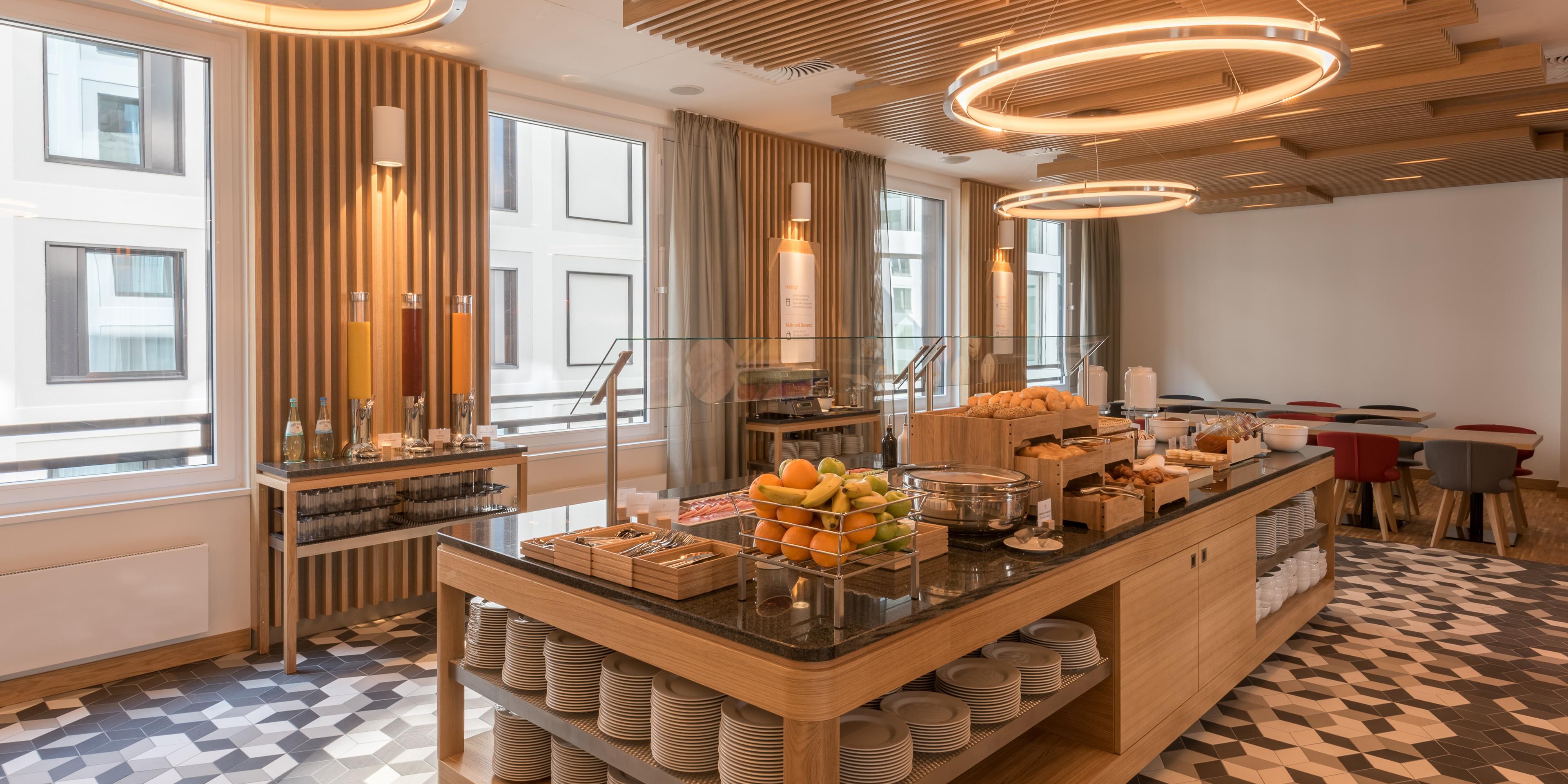 We understand that breakfast is the most important meal of the day. Therefore, we offer happy mornings with complimentary healthy breakfast served every day to you. Enjoy the continental Express Start™ Breakfast buffet before you head out to explore the city.

