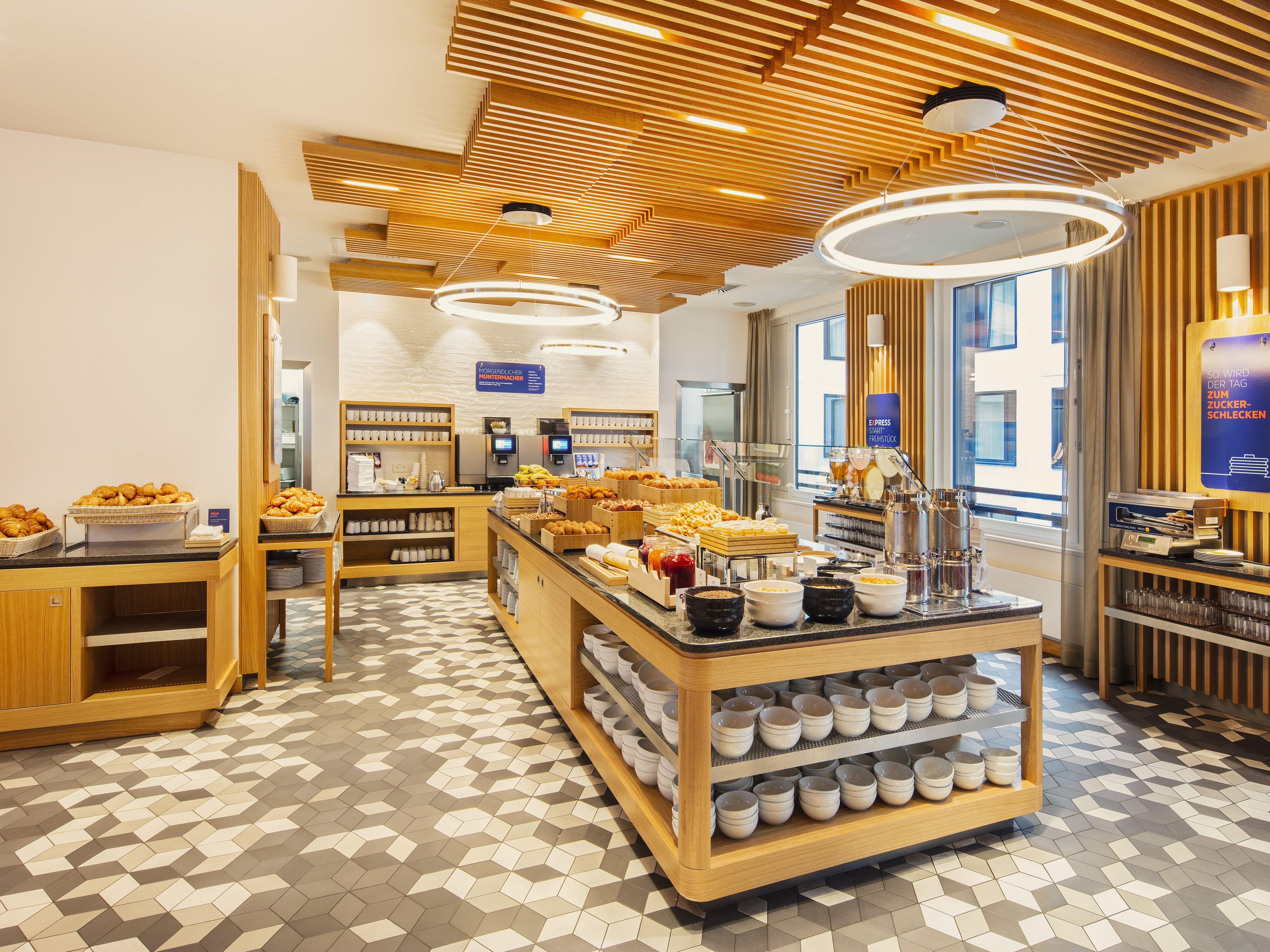 We understand that breakfast is the most important meal of the day. Therefore, we offer happy mornings with complimentary healthy breakfast served every day to you. Enjoy the continental Express Start™ Breakfast buffet before you head out to explore the city.