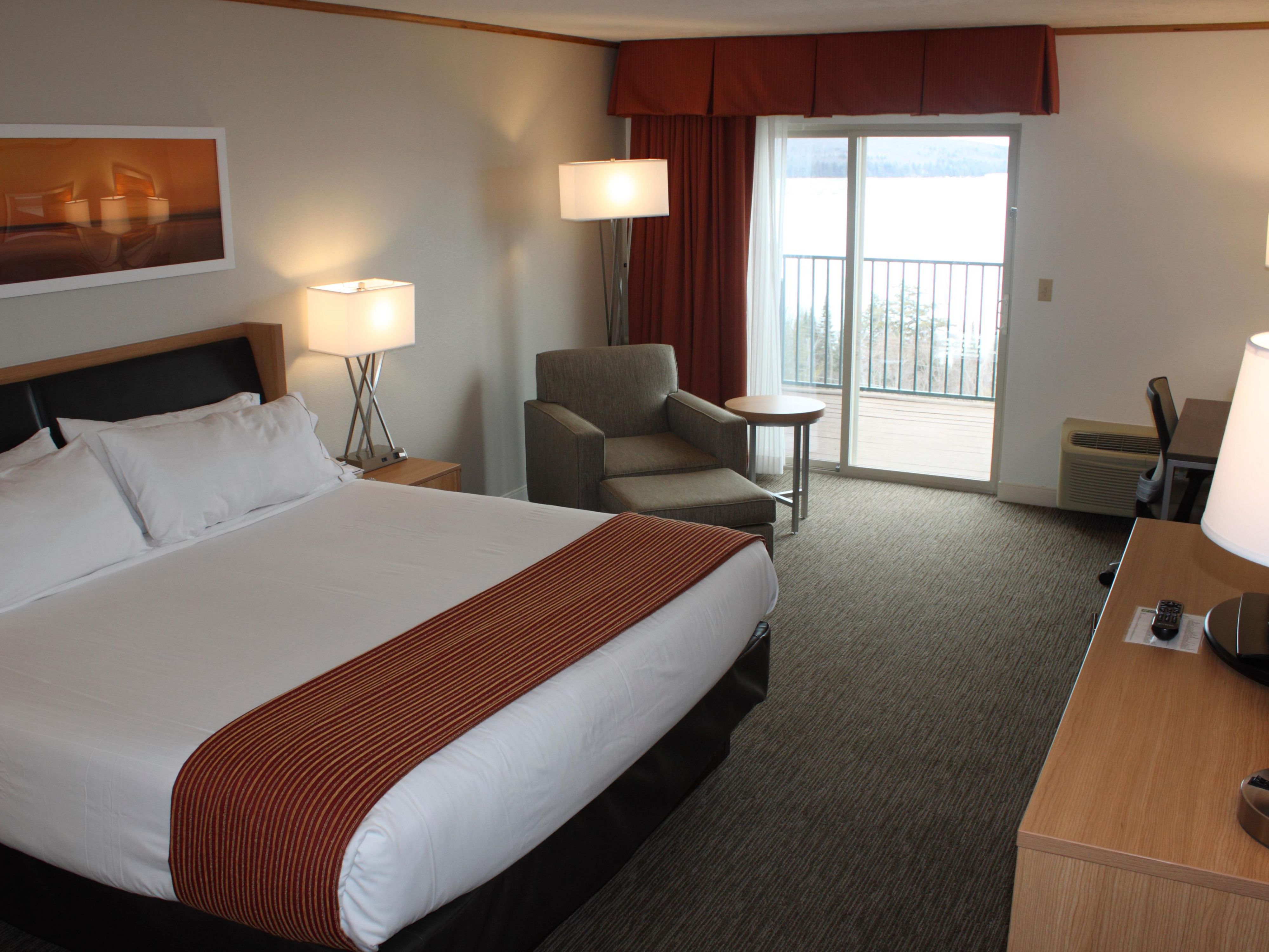 Munising, MI Hotel on Lake Superior | Holiday Inn Express Munising-Lakeview