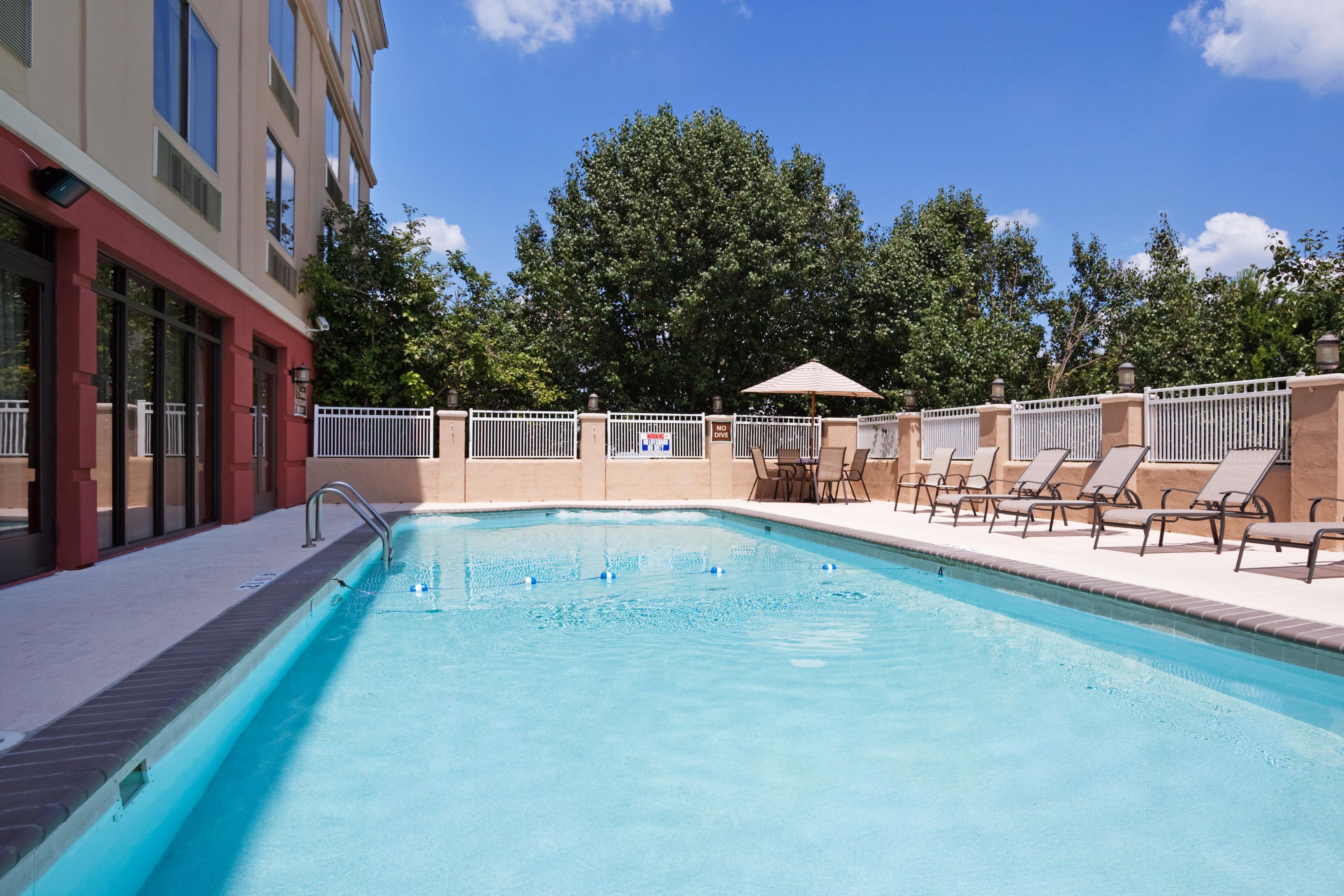 Dive into our outdoor pool, perfect for relaxing and unwinding after exploring Murfreesboro. Whether you're taking a refreshing dip after a day of exploring the city or lounging poolside with a good book, our pool is a welcoming retreat.