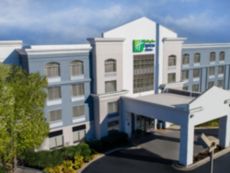 Holiday Inn Express Murfreesboro Central in Nashville, Tennessee