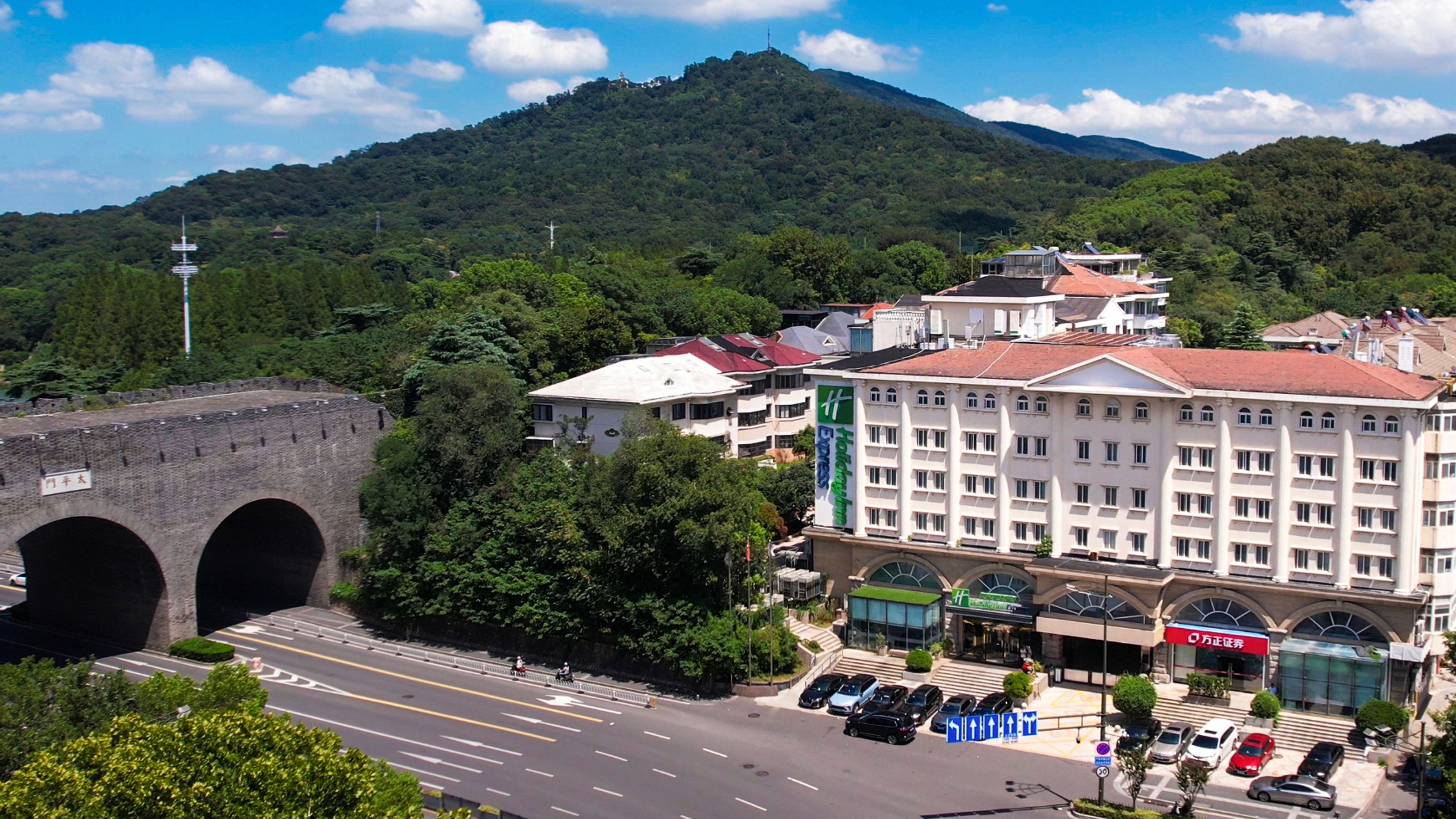 南京玄武湖智选假日酒店