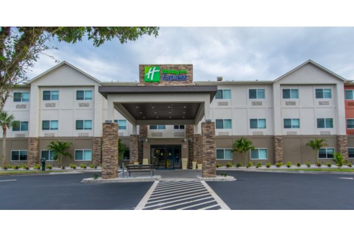 Holiday Inn Express Naples South - I-75