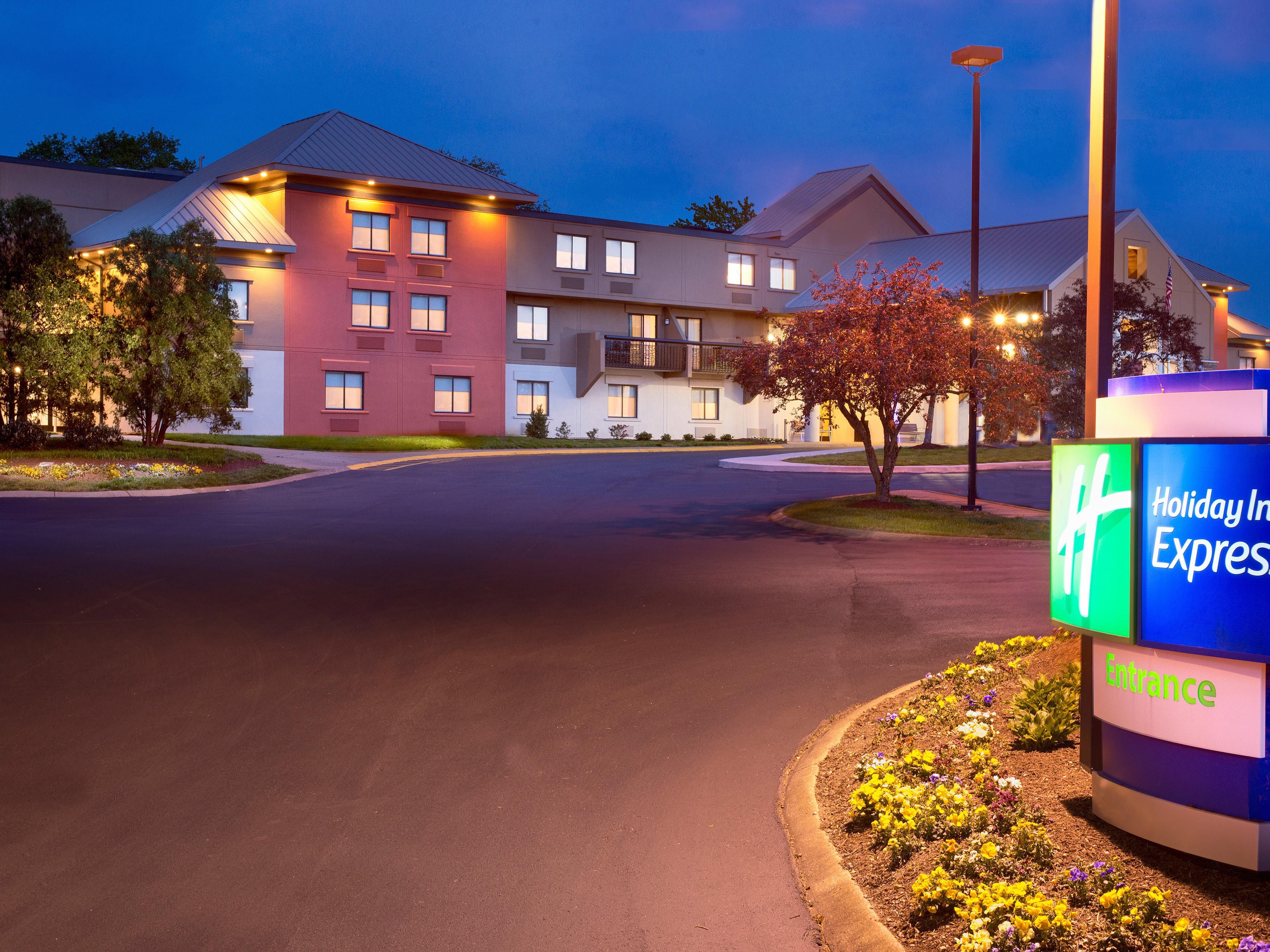 Hotels Near Bridgestone Arena Top Sellers Cpshouston