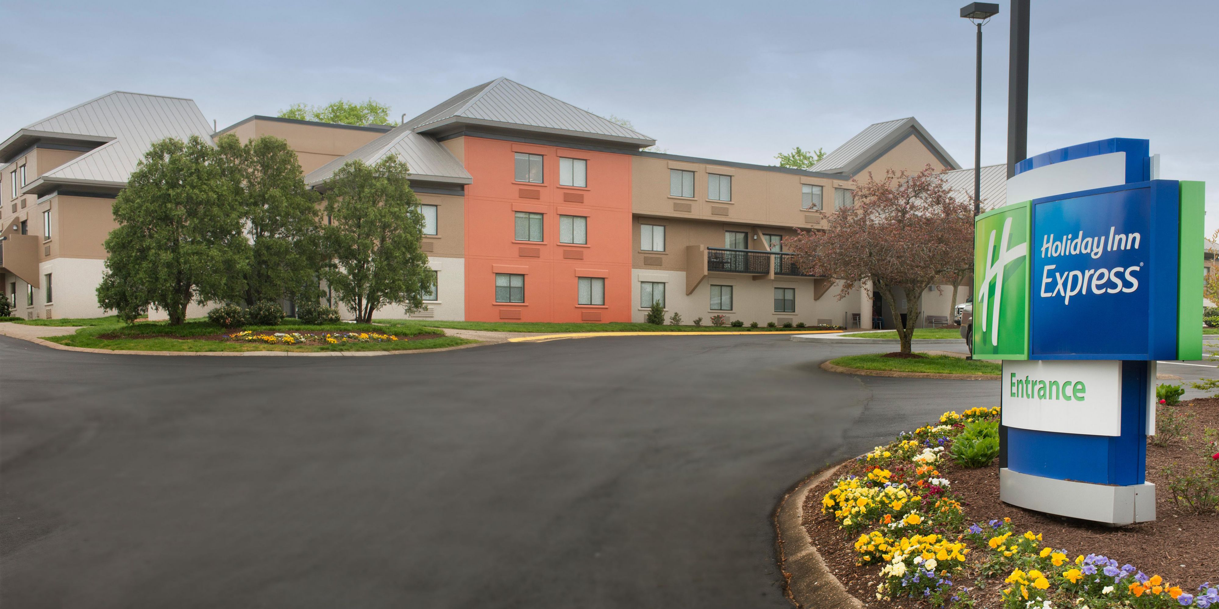 Nashville Airport Hotels With Shuttle Service Holiday Inn Express Nashville Airport