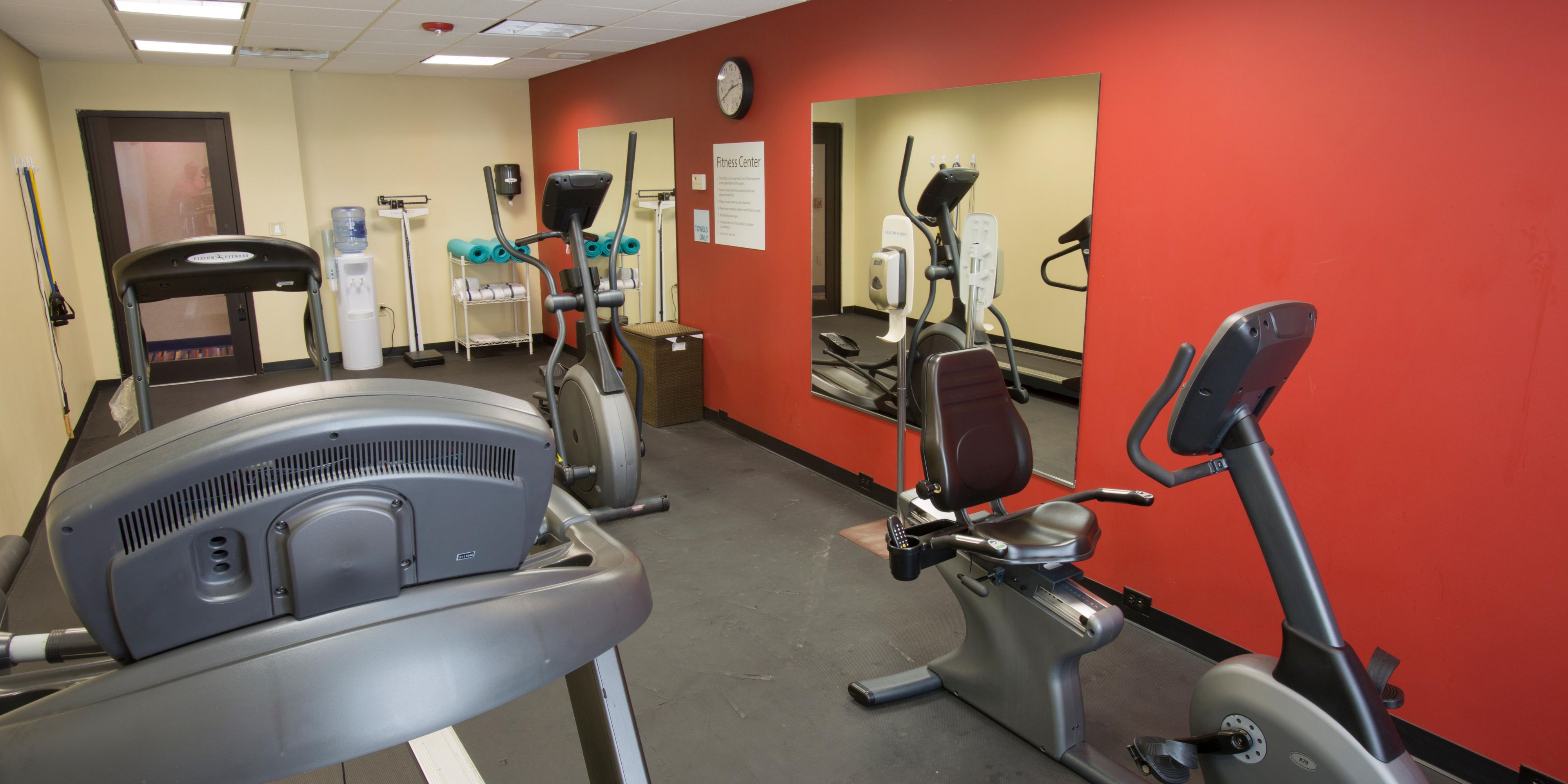 Don't miss your daily workout routine just because you're on the road! Available 24 hours daily to all guests. The fitness center offers state-of-the-art equipment, such as, a treadmill, elliptical machine, bicycle, and more.
