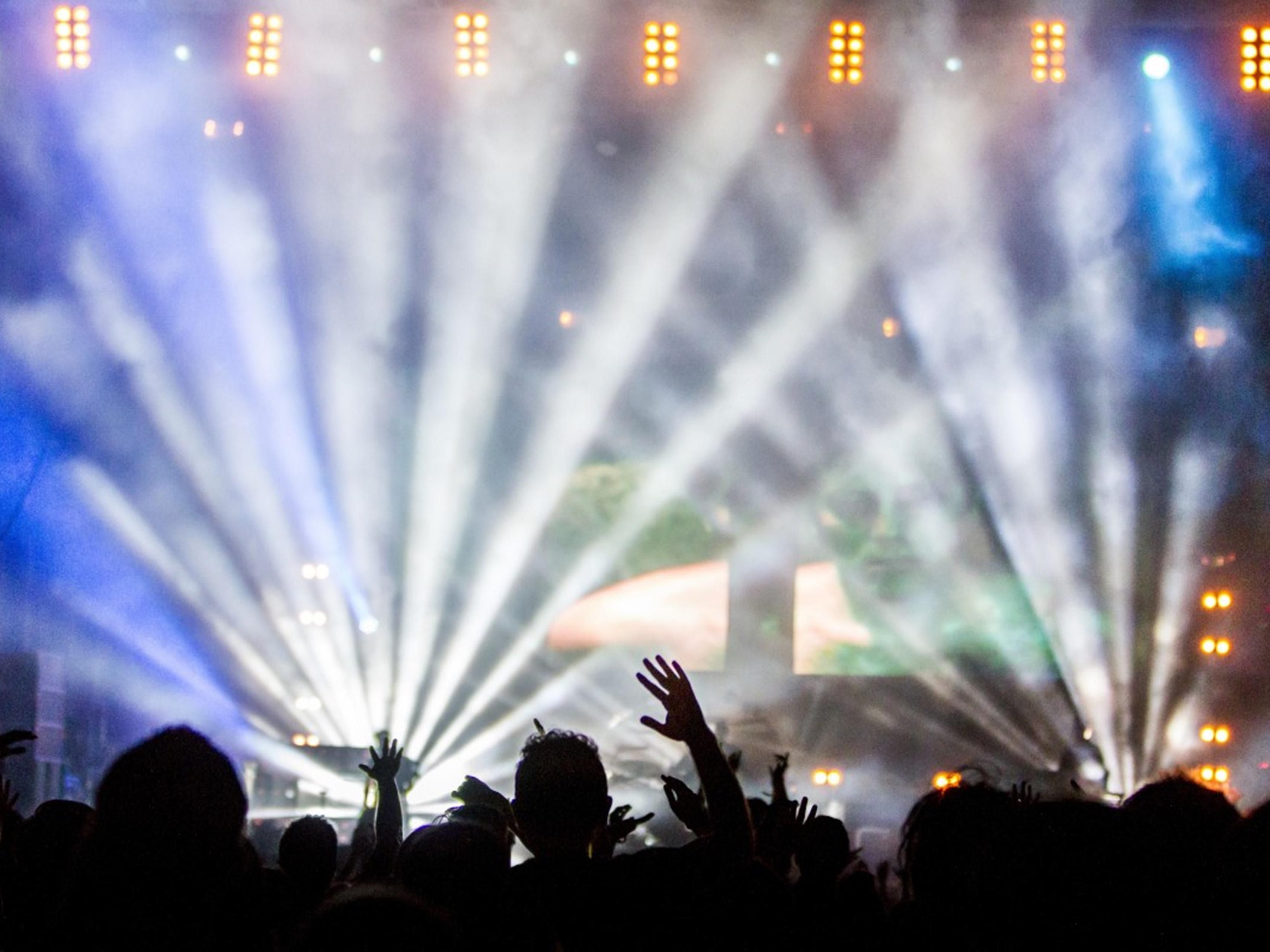 Visiting NOLA for an event or Concert?  Stay close to the action at the Holiday Inn Express located a short ride to Caesars Superdome and adjacent to Smoothie King Center.   
