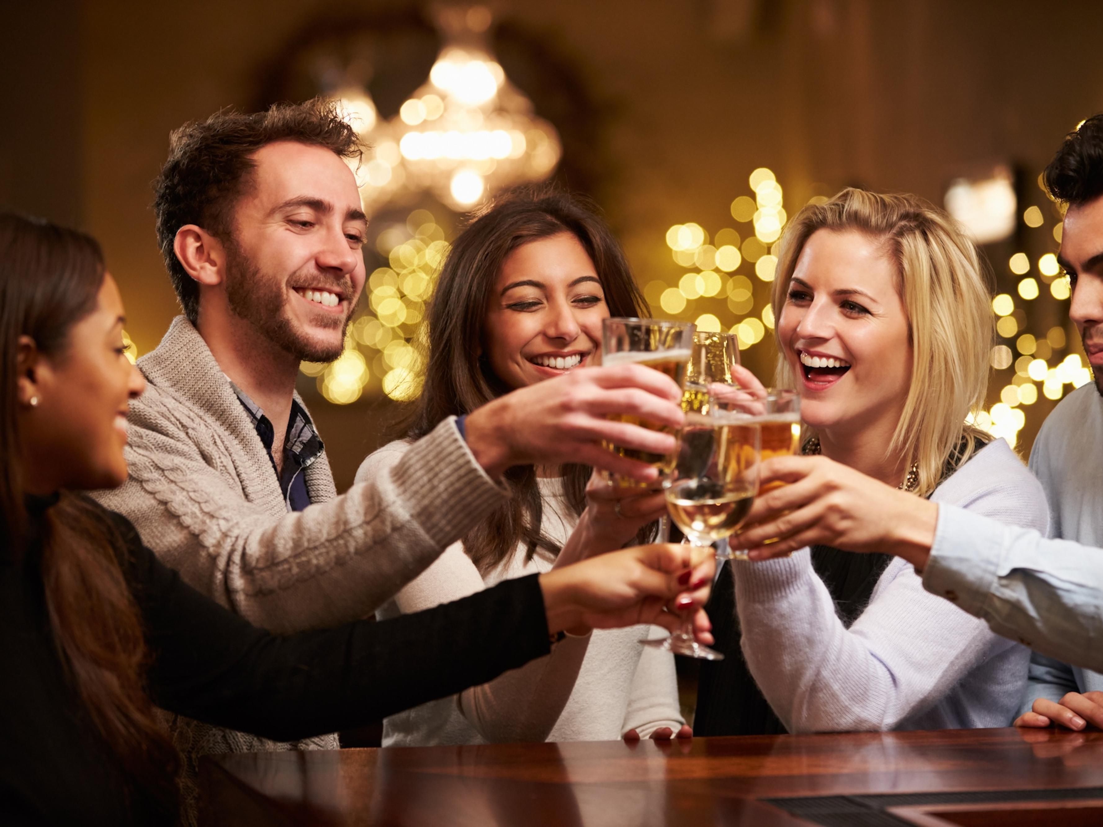 Guests are invited to join us for our hosted Social Hour with complimentary wine, beer and soft drinks available in the lobby from 4 to 5pm each day.