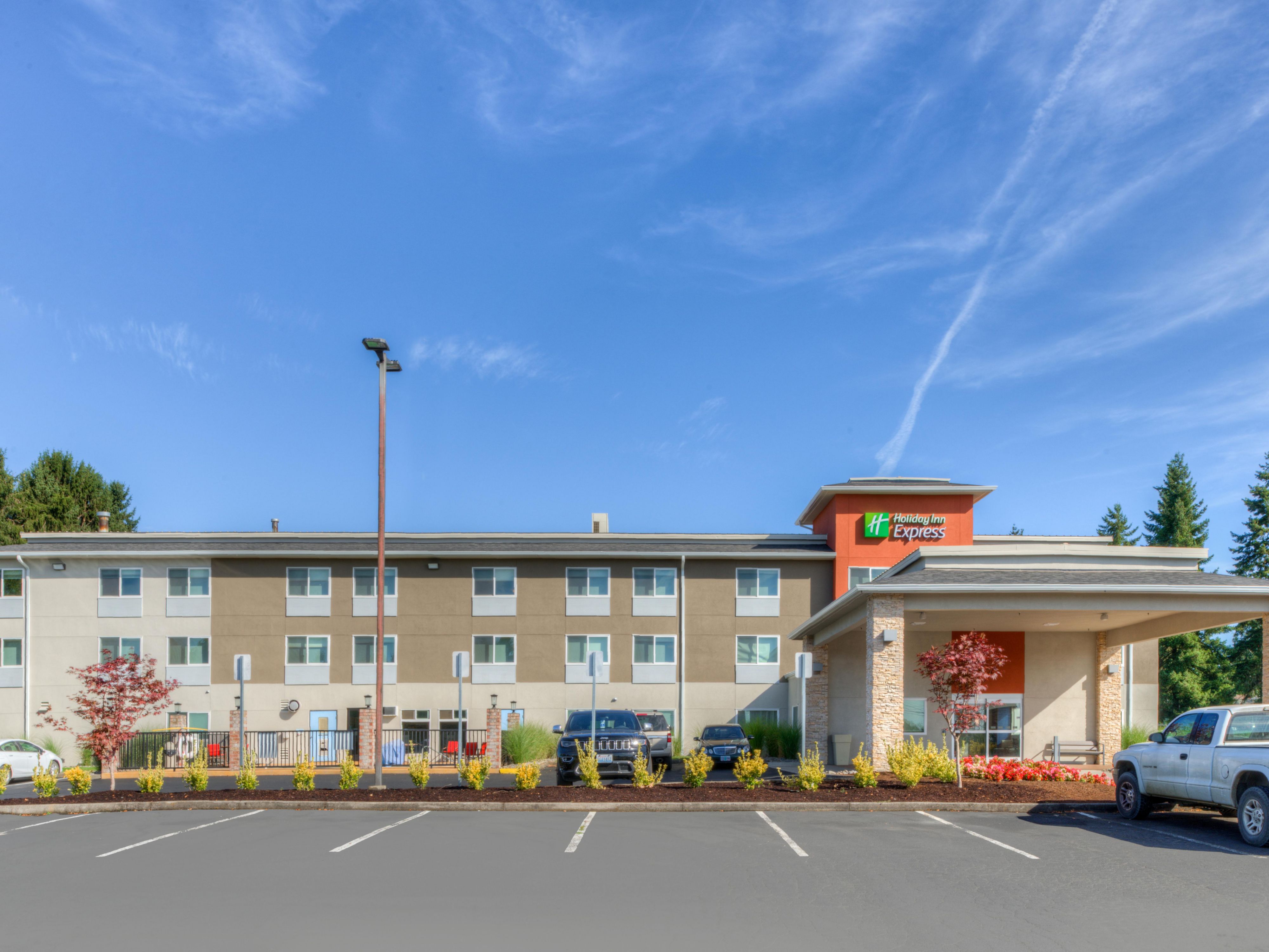 While only 7.8 miles away from the St Paul Rodeo Grounds our hotel offers plenty of parking for oversized trucks and horse trailers. 