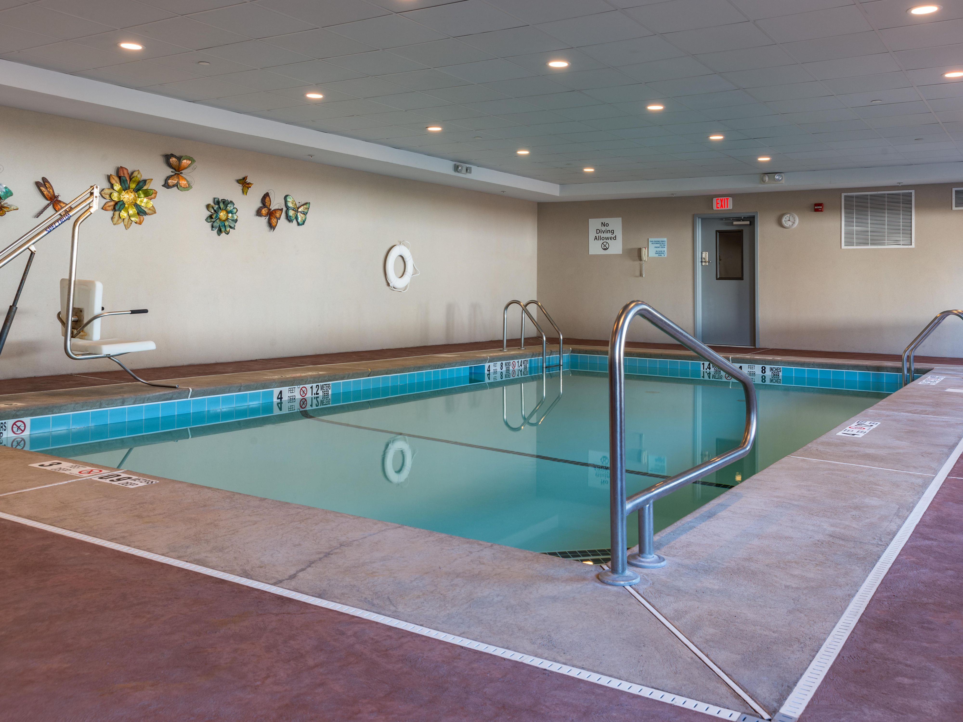 Hotel in Newington, CT near Hartford | Holiday Inn Express Newington