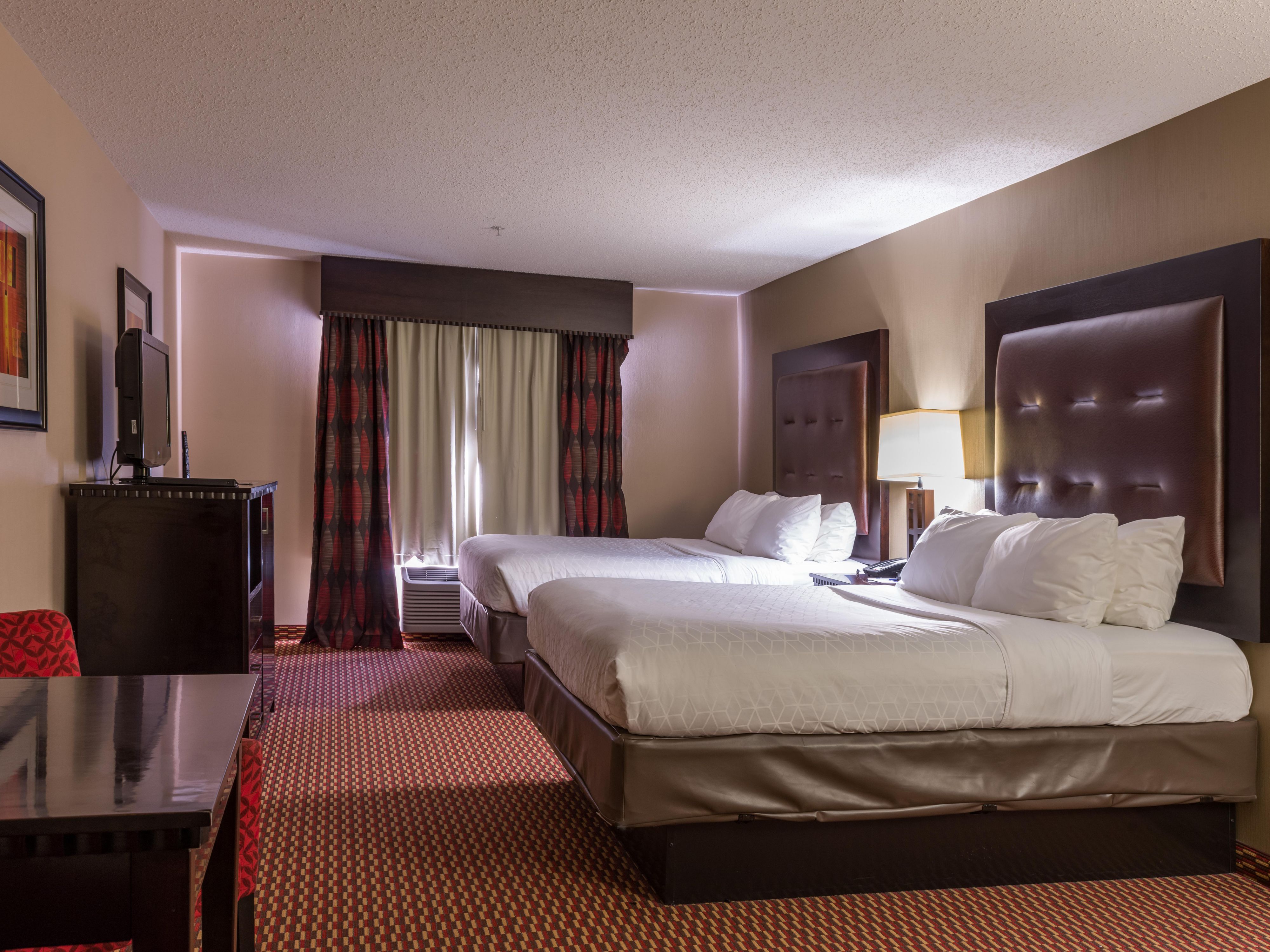 Holiday Inn Express Newington - Hartford Guest Room & Suite Options