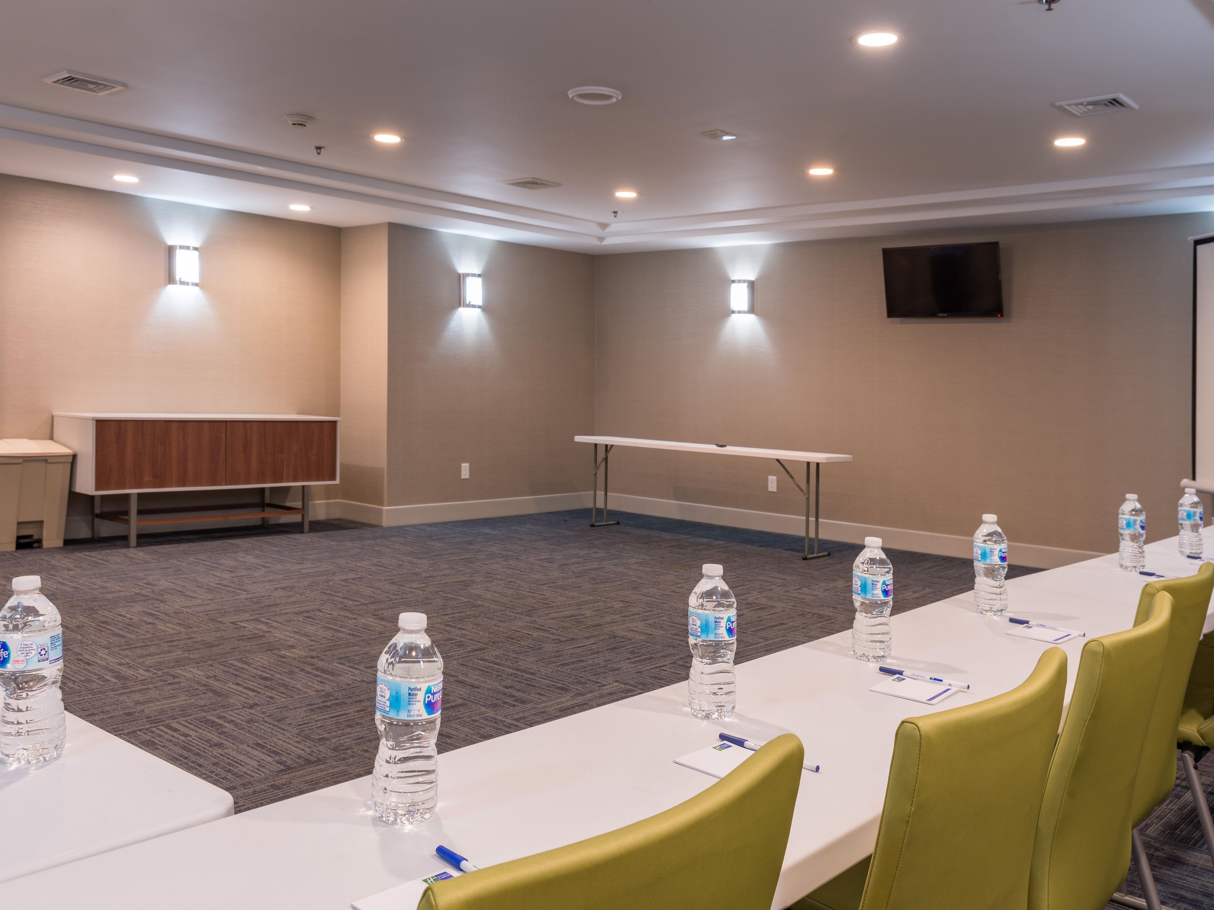 Hotel in Newington, CT near Hartford | Holiday Inn Express Newington