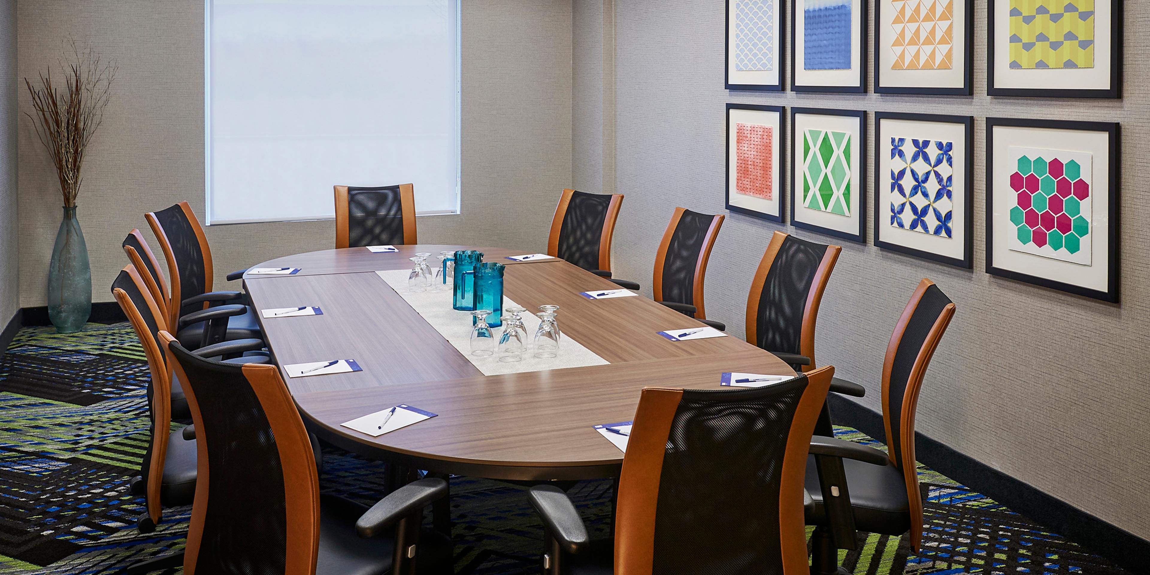 Holiday Inn Express Niagara-on-the-Lake offers over 2,300 square feet of versatile meeting space boasting large windows with natural light. Heightened cleaning protocols, ensuring the safety of our groups. Room layouts may look different, as we incorporate social distancing to promote health within the meeting environment.