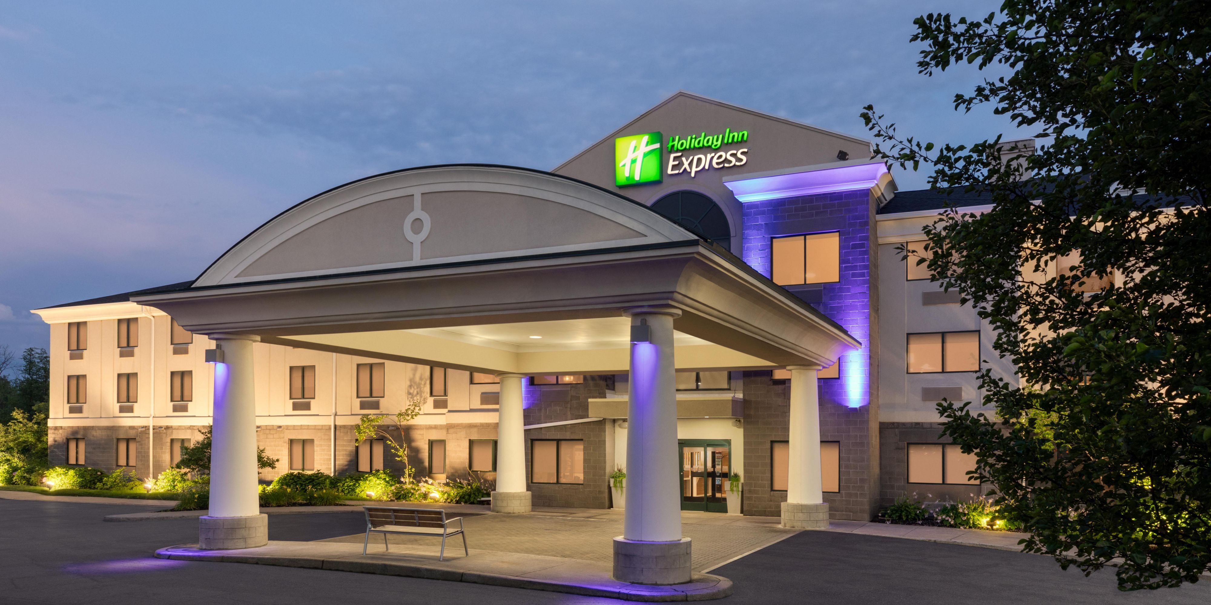 Holiday Inn Express 锡拉丘兹机场