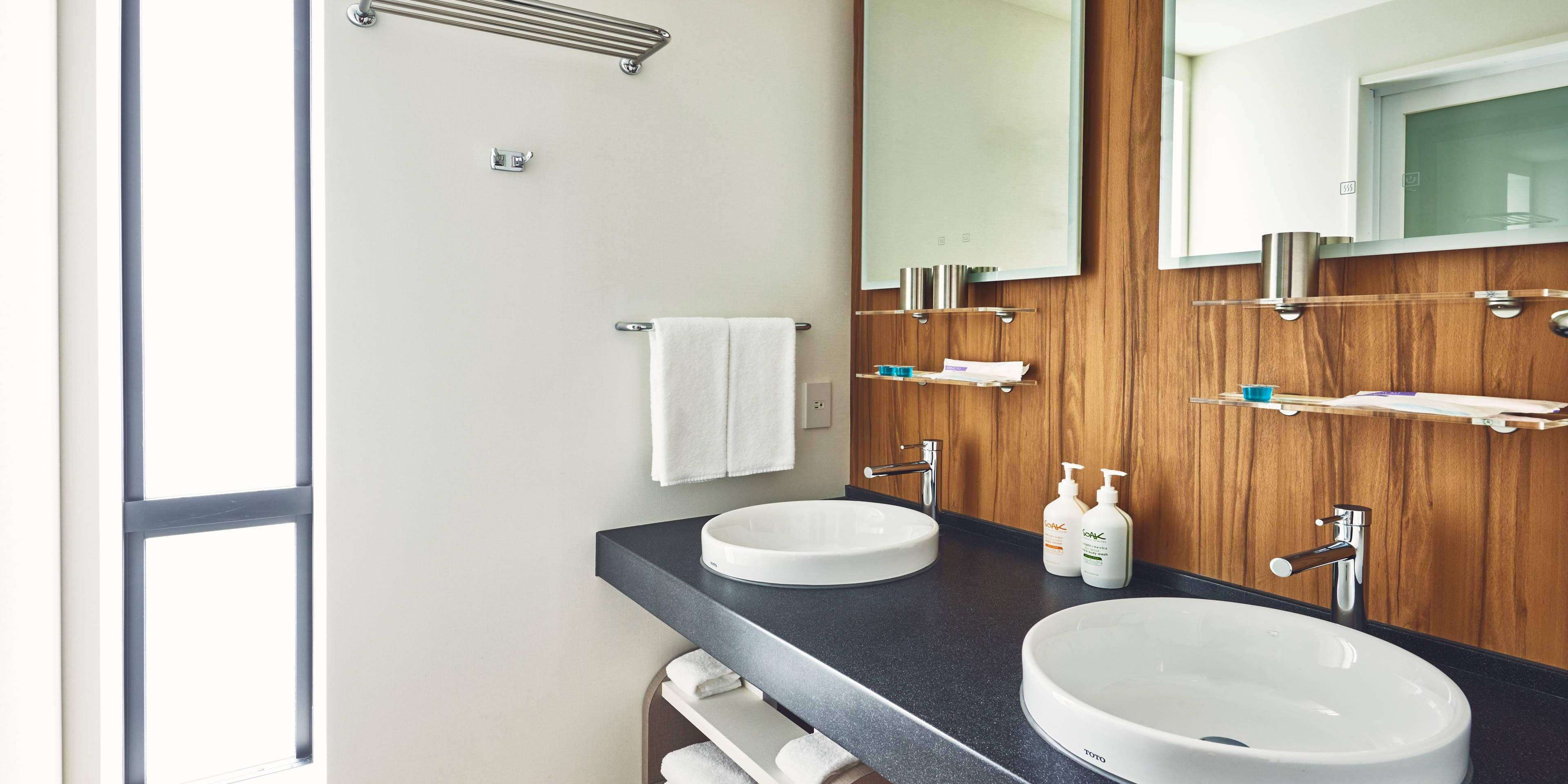 With fluffy towels, super-sized premium SOAK bathroom amenties, and a spa-like shower - it's no secret that our bathrooms are made for relaxation. Make your downtime even more enjoyable with a shower so sophisticated that the hydromassage jets can be adjusted according to your height.