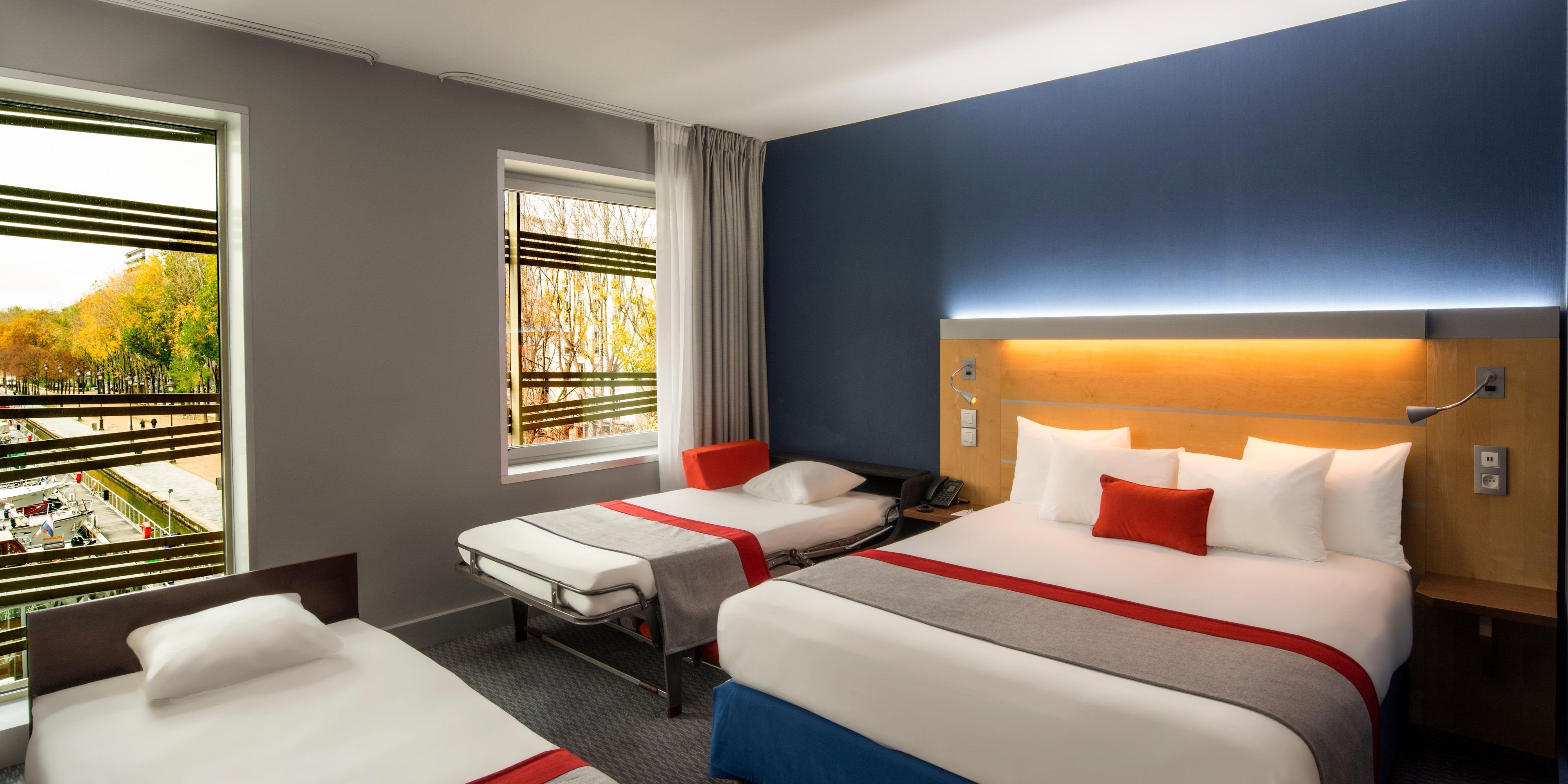 Hotels With Free Breakfast | Holiday Inn Express Paris - Canal De La  Villette