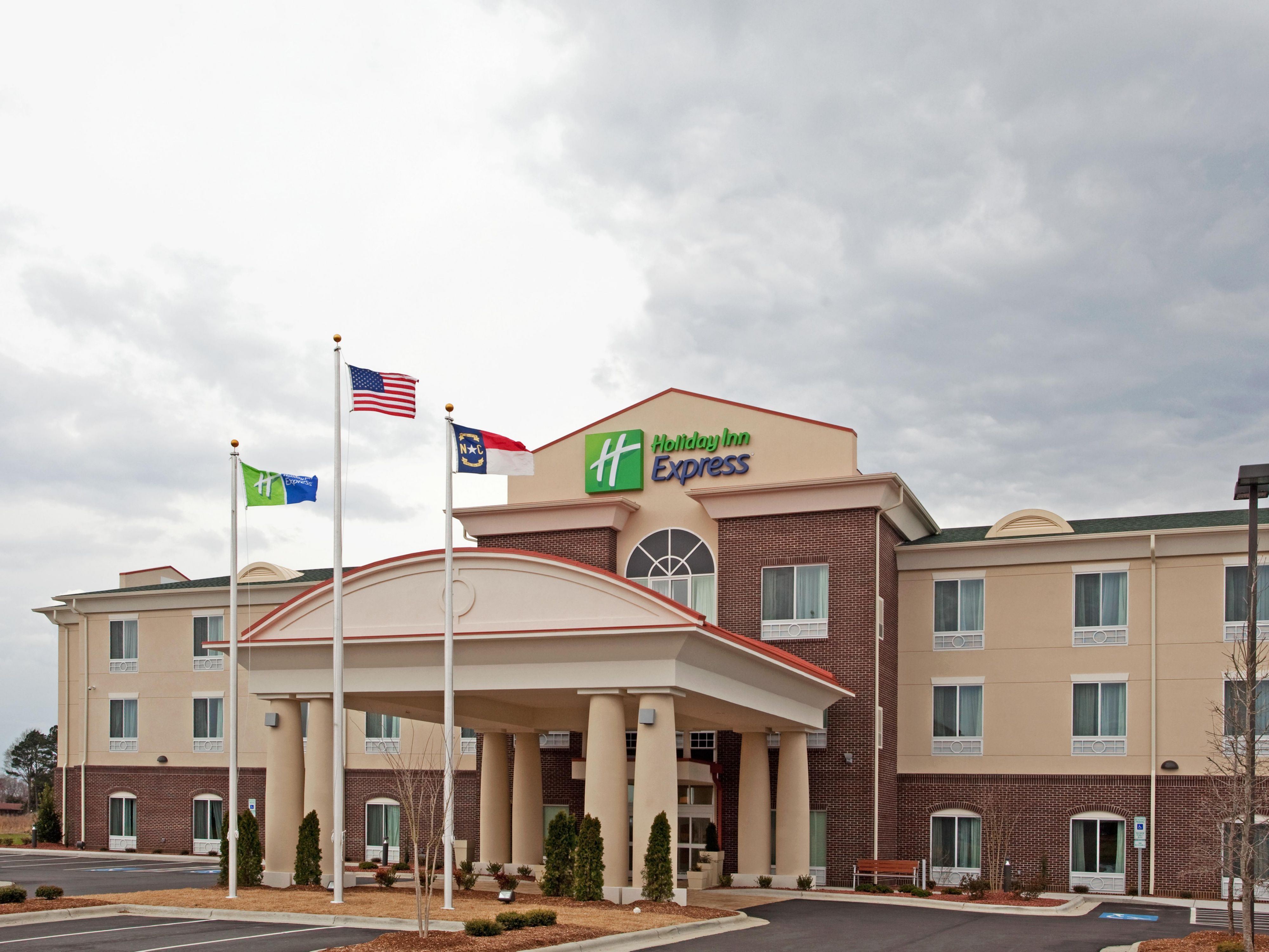 Affordable Hotels near Lumberton, NC in Pembroke | Holiday Inn