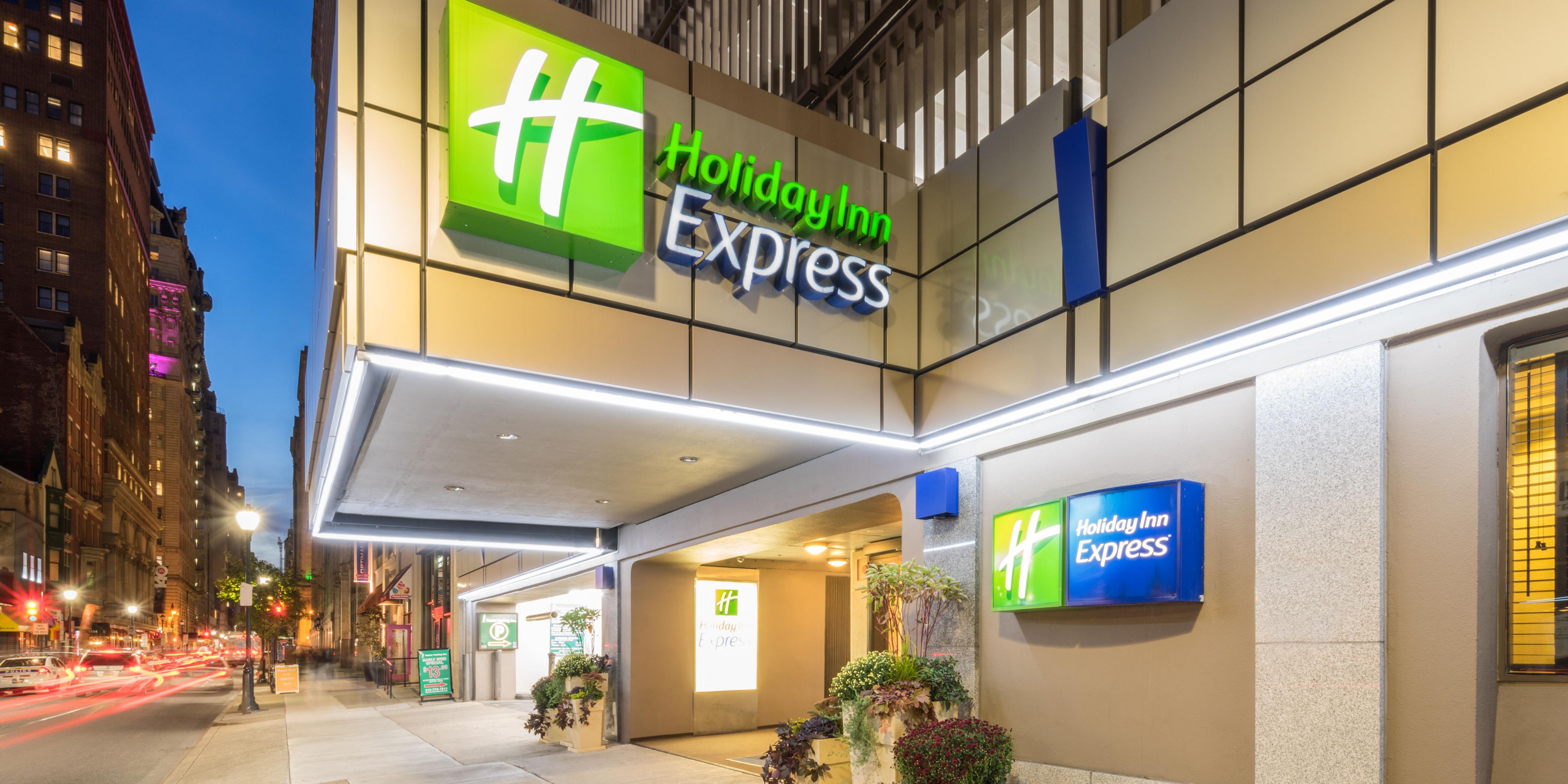 Whether visiting a school or hospital, or attending a conference or game, our Philadelphia hotel is a top choice. Near the Pennsylvania Convention Center, we offer easy access to MLB, NFL, and NBA games, plus prestigious institutions like Thomas Jefferson University and Hospital, the University of Pennsylvania, Temple, and Drexel University.