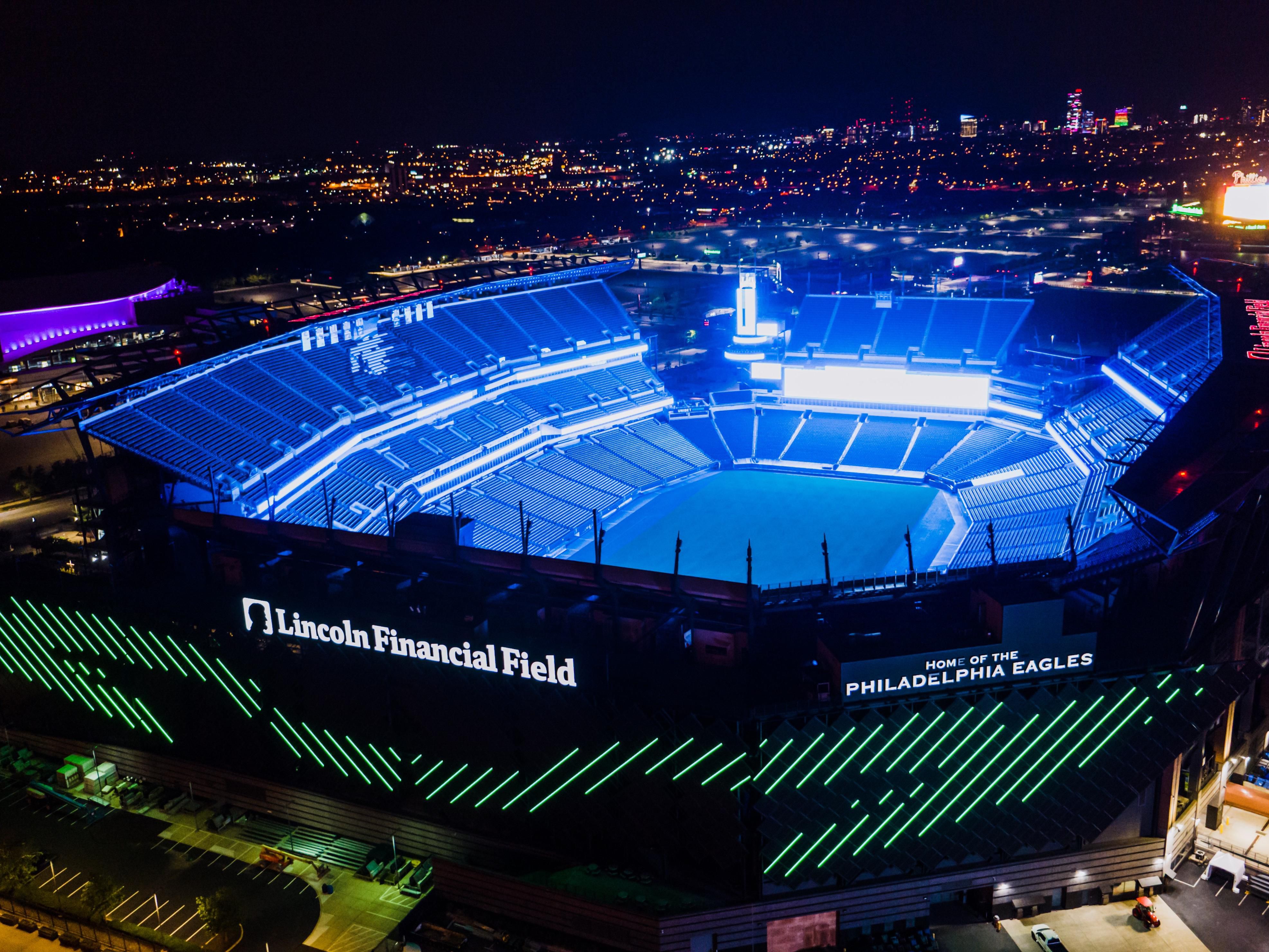 Conveniently located next to I-95 just 6.3 miles north of Lincoln Financial Field, Citizens Bank Park, and Wells Fargo Center.