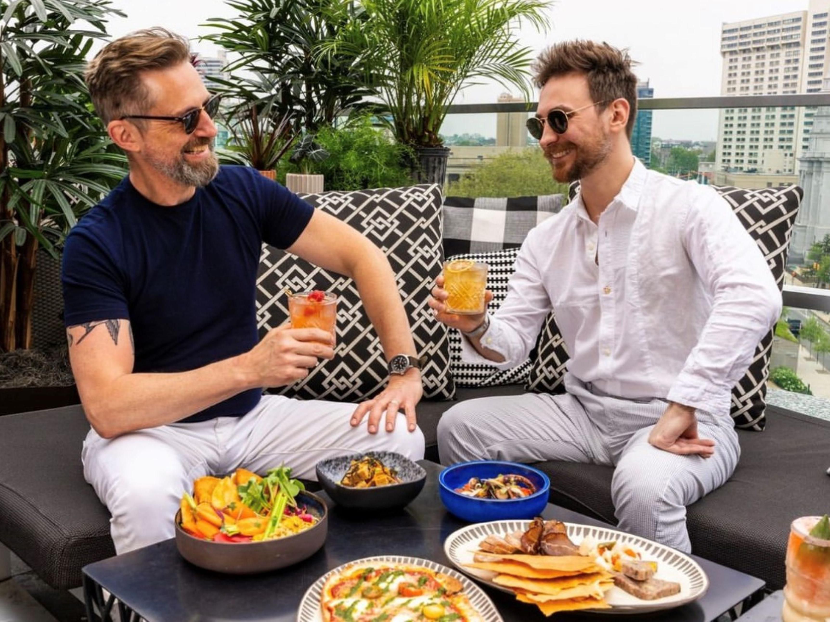 Enjoy Summer in the City to the fullest with nearby outdoor dining and drinking establishments. Walk to neighboring beer gardens like Walnut Garden, Liberty Garden and Independence Beer Garden. Our sister IHG hotel, the Kimpton Monaco, features Stratus Lounge rooftop bar with the best views of Philadelphia.