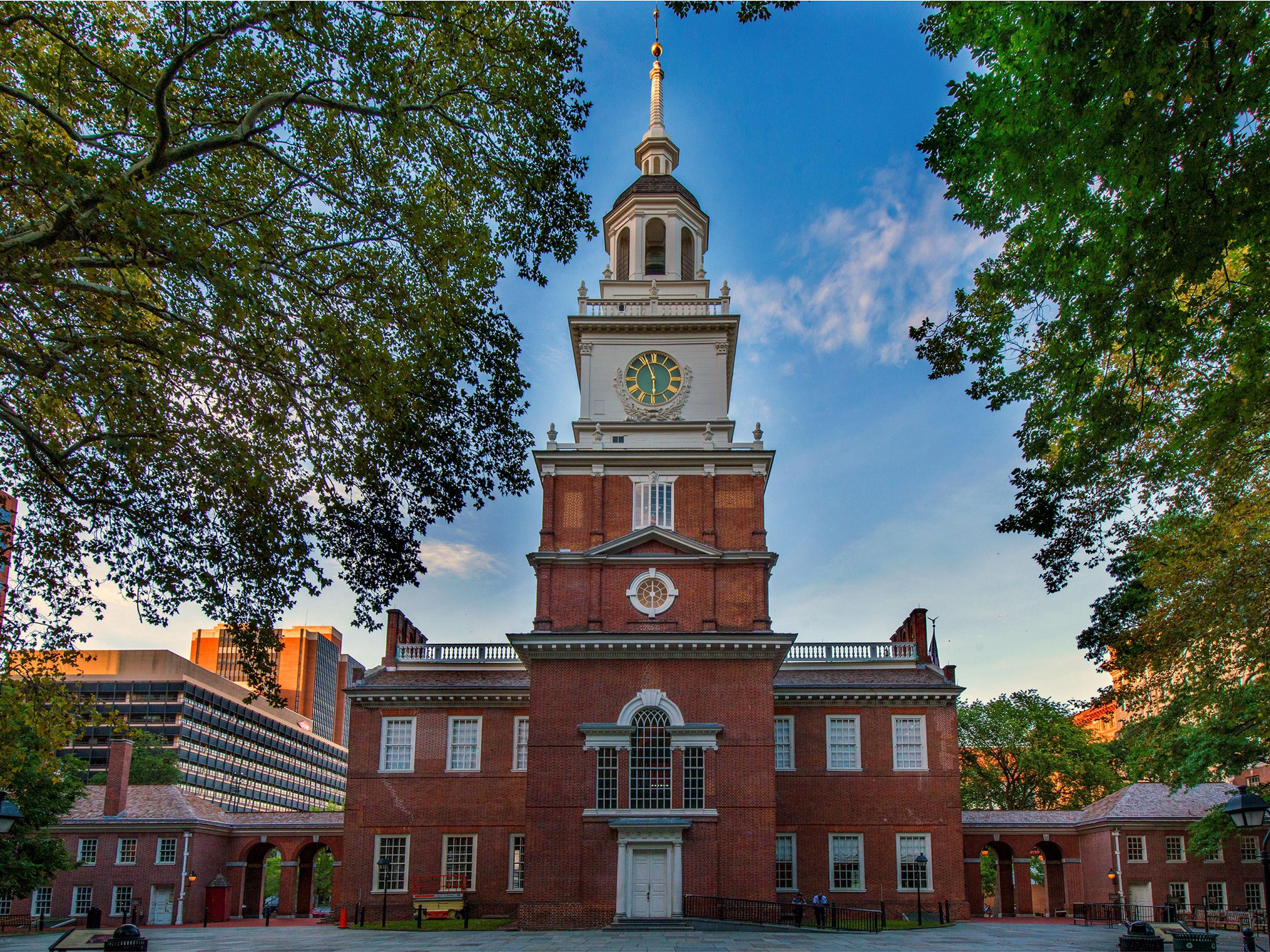 Calling all history buffs! Take a short walk to the most historic mile where you can visit Independence Hall, home of the Liberty Bell and the Declaration of Independence, or the National Constitution Center. Check out our Special Offers and learn more about our Visit Philly Overnight Package, which includes parking and more!