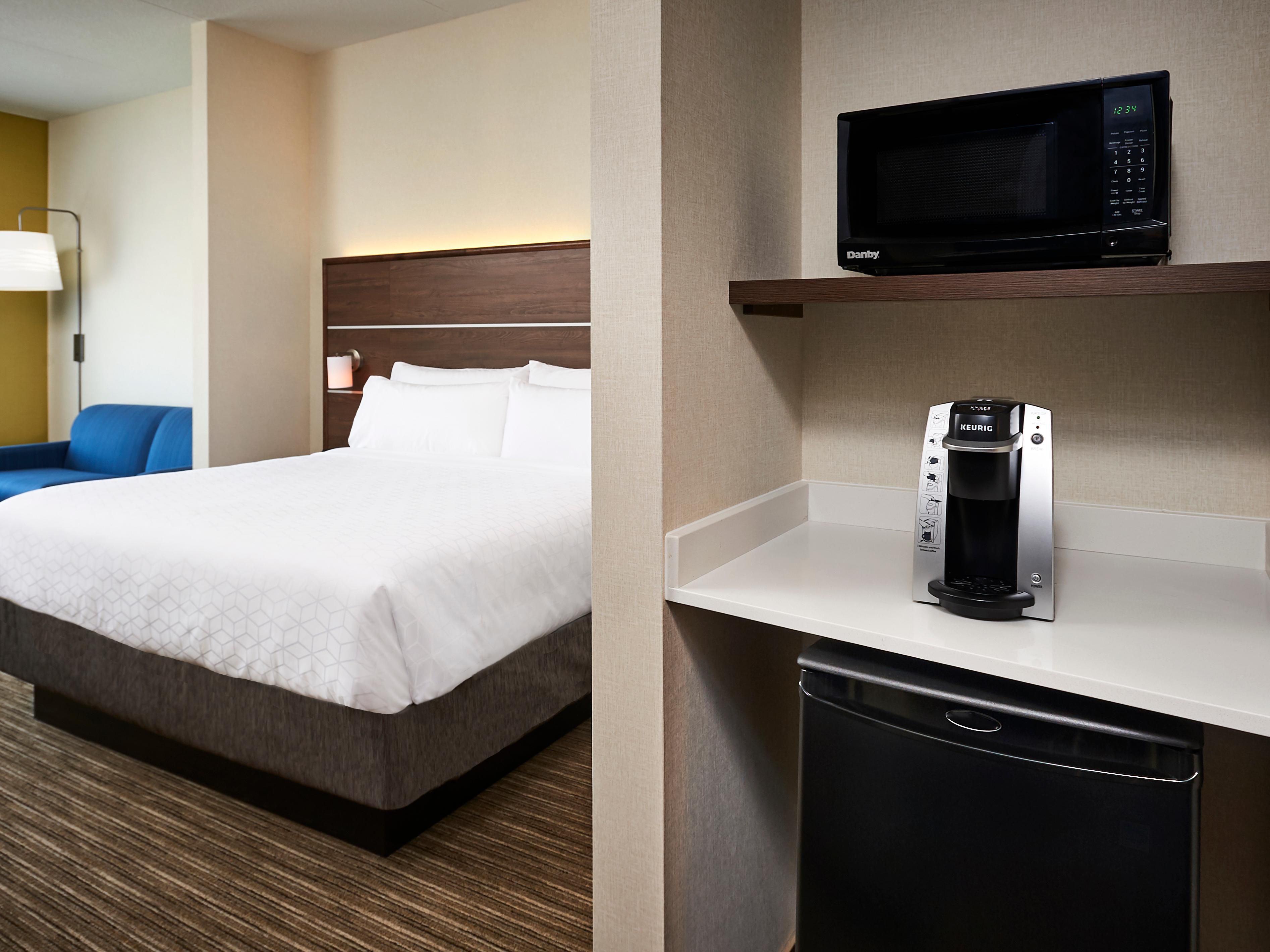 Coming to the area for work? We are the 2nd largest petrochemical cluster in Canada.  Sarnia is home to Shell, Suncor, Nova Chemicals, Imperial Oil, Air Liquide, CleanHarbors and more. The Holiday Inn Express Sarnia - Point Edward is conveniently located near the manufacturing hub. Stay and enjoy free hot breakfast before you start your day!