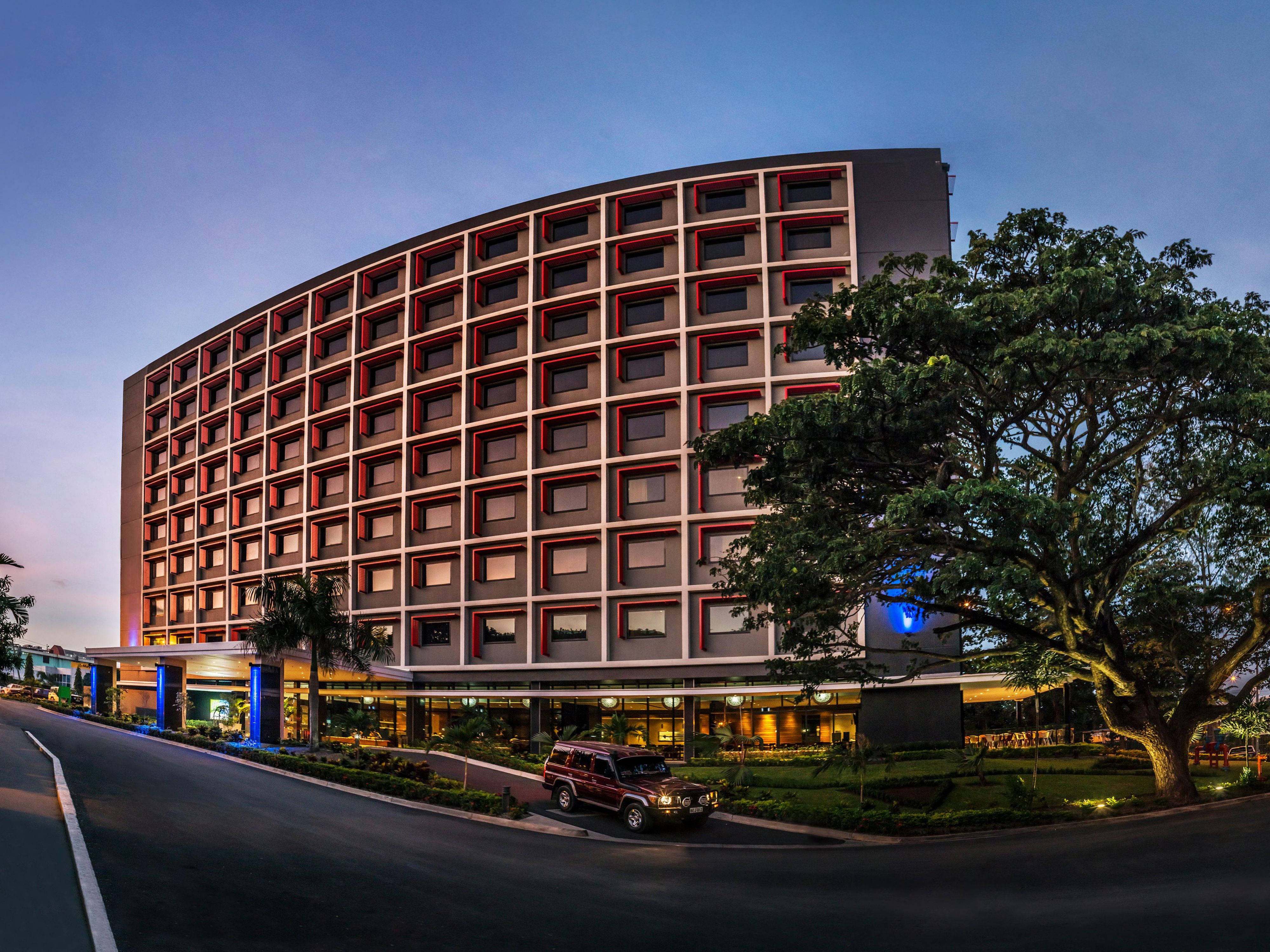 Less than 10 minutes drive to Moresby Arts Theatre, National Parliament, National Museum & Arts Gallery, Bank South Pacific and Kina Bank and Vision City Shopping Mall.