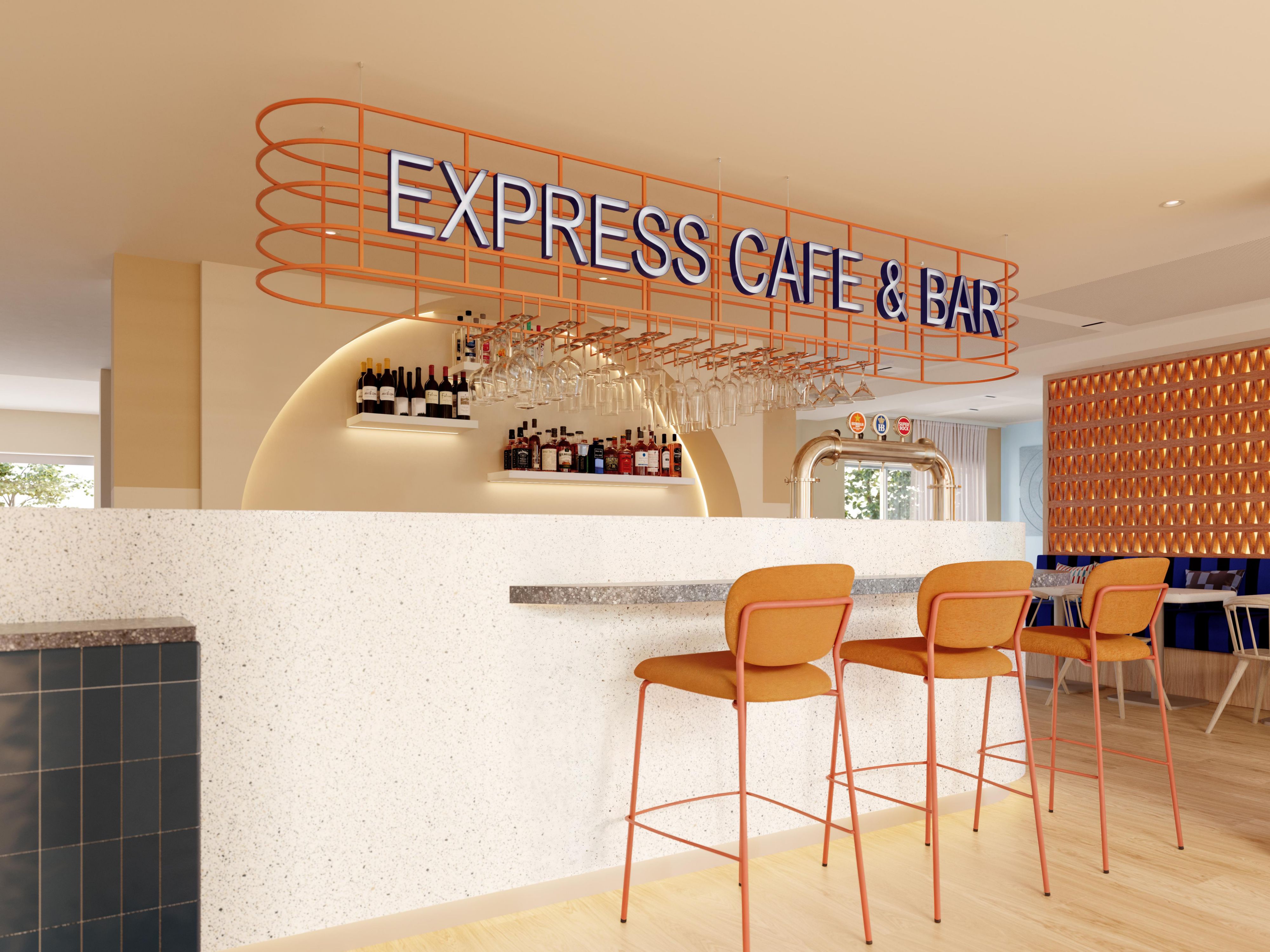 After a plunge in the heated swimming pool, guests can enjoy a cocktail at the pool area or at the hotel’s Lounge Bar. Alternatively, there is a wide range of lively bars and restaurants in the surroundings, and Hotel Holiday Inn Express Portimão is also within a 15-minute walk from the Portimão Marina.