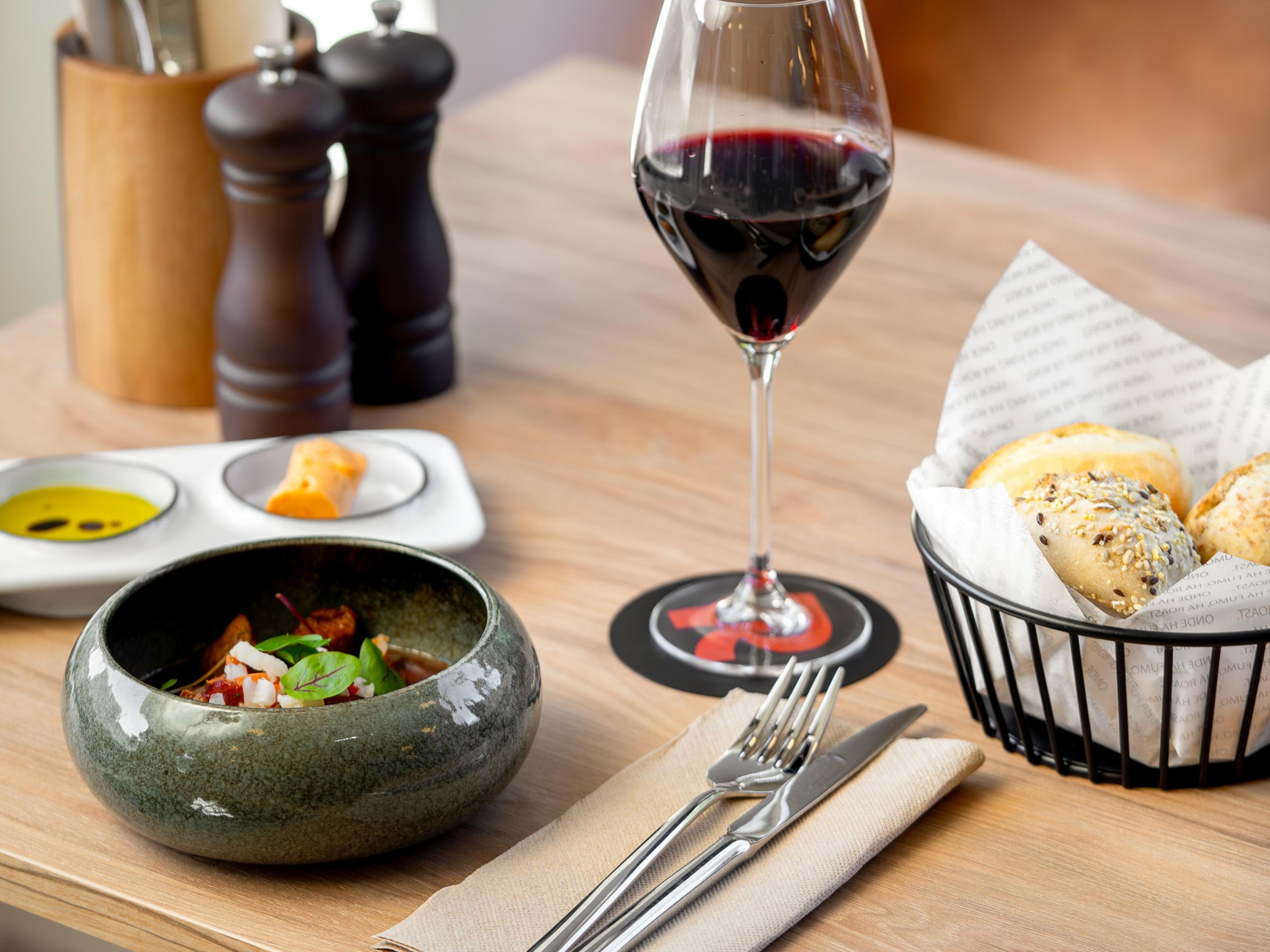 Experience Porto’s culinary delights and eat like a local. Savour Pastéis de Bacalhau, Tripas à moda do Porto, or the iconic Francesinha—layers of ham and beef smothered in cheese and rich beer-tomato sauce. Top it off with the region’s famous port wine and explore the city one delicious bite at a time.