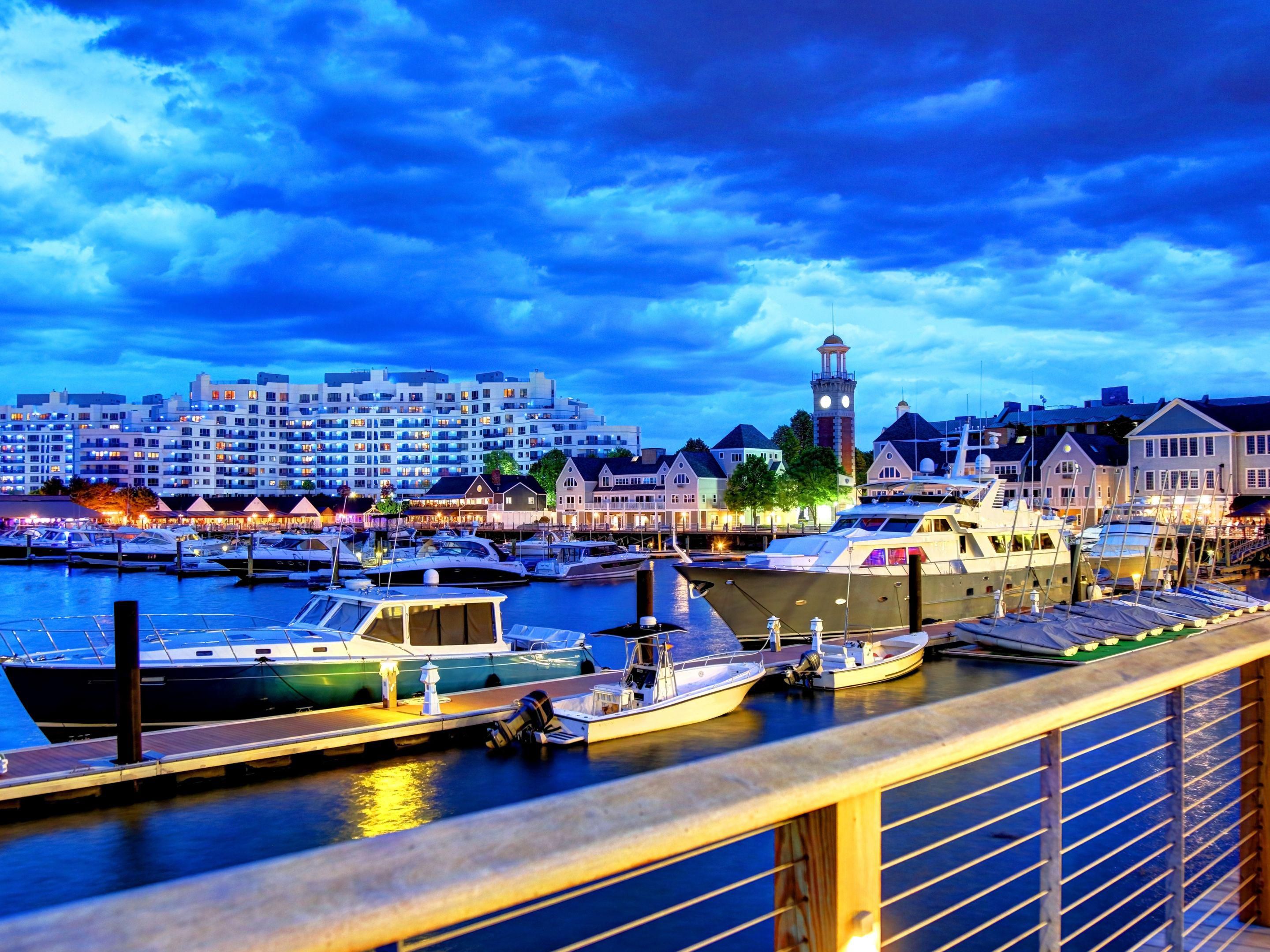 Affordable Hotel In Quincy MA With Free Parking Holiday Inn Express Boston Quincy