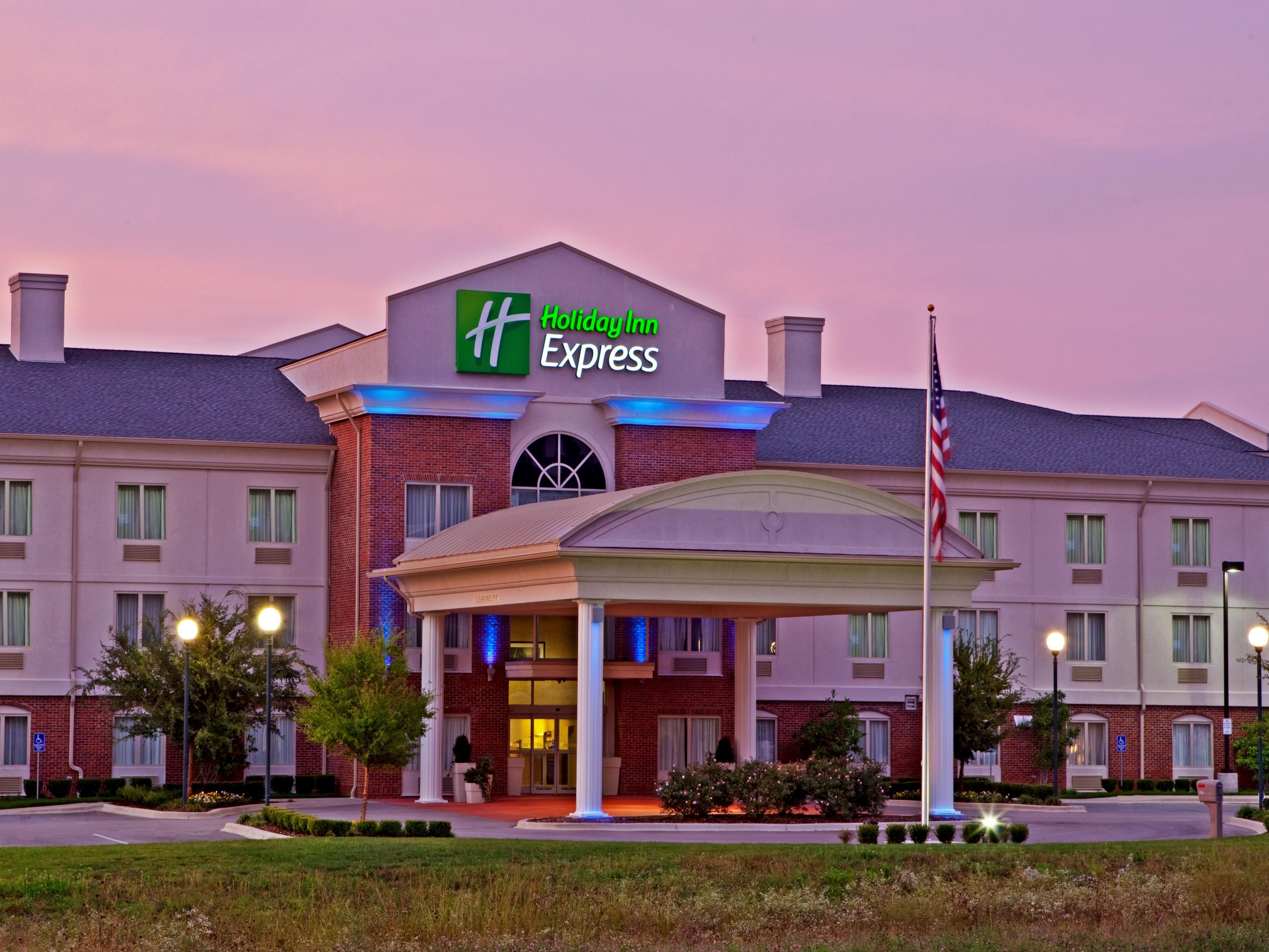 Affordable Hotels in Radcliff, KY | Holiday Inn Express Radcliff - Fort