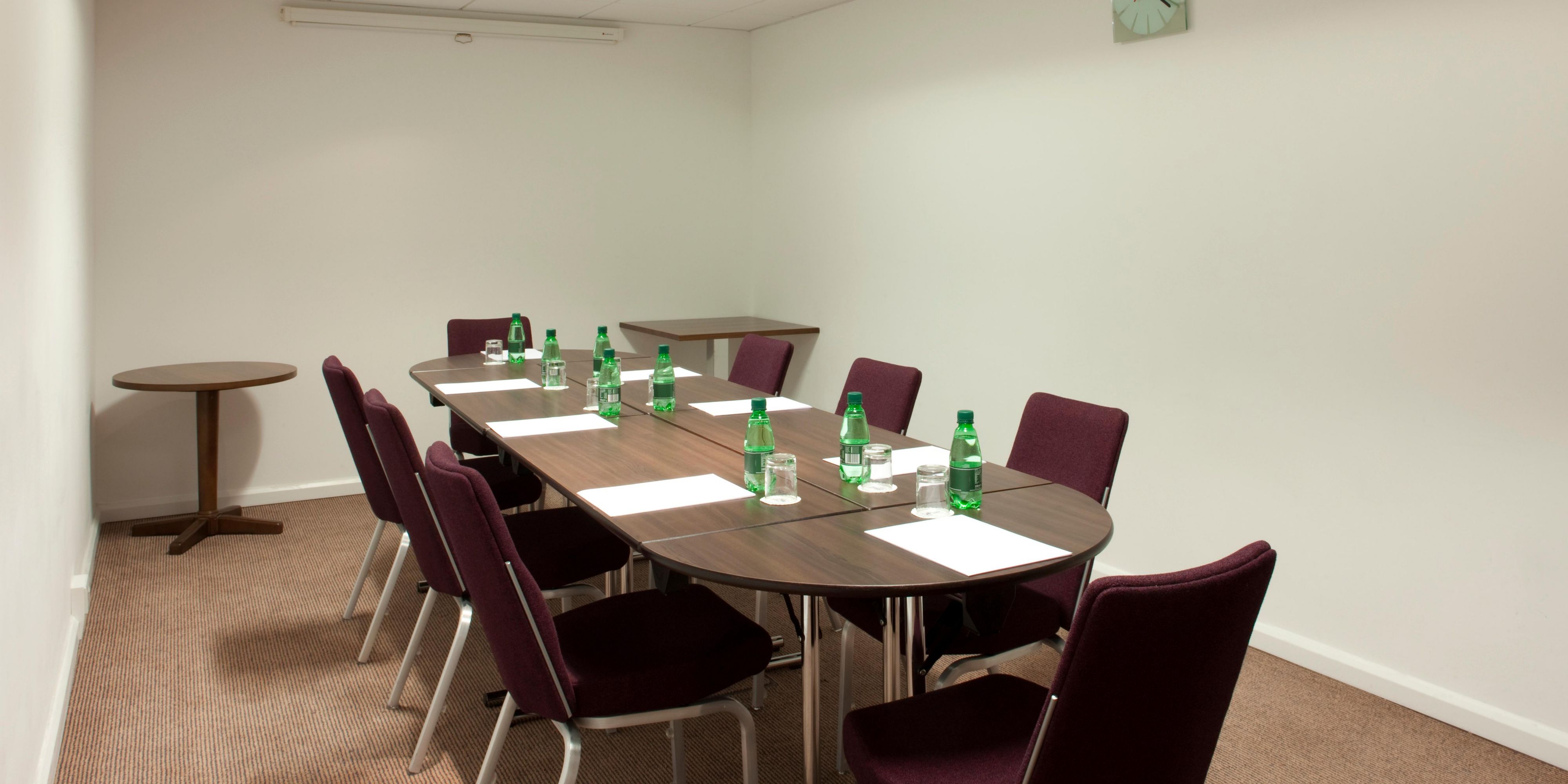 Want a bit more space than you've got in the office? Our meeting rooms offer a modern location to get together with colleagues in a comfortable, professional, and safe environment. We can provide lunches and accommodation for those travelling from further afield.