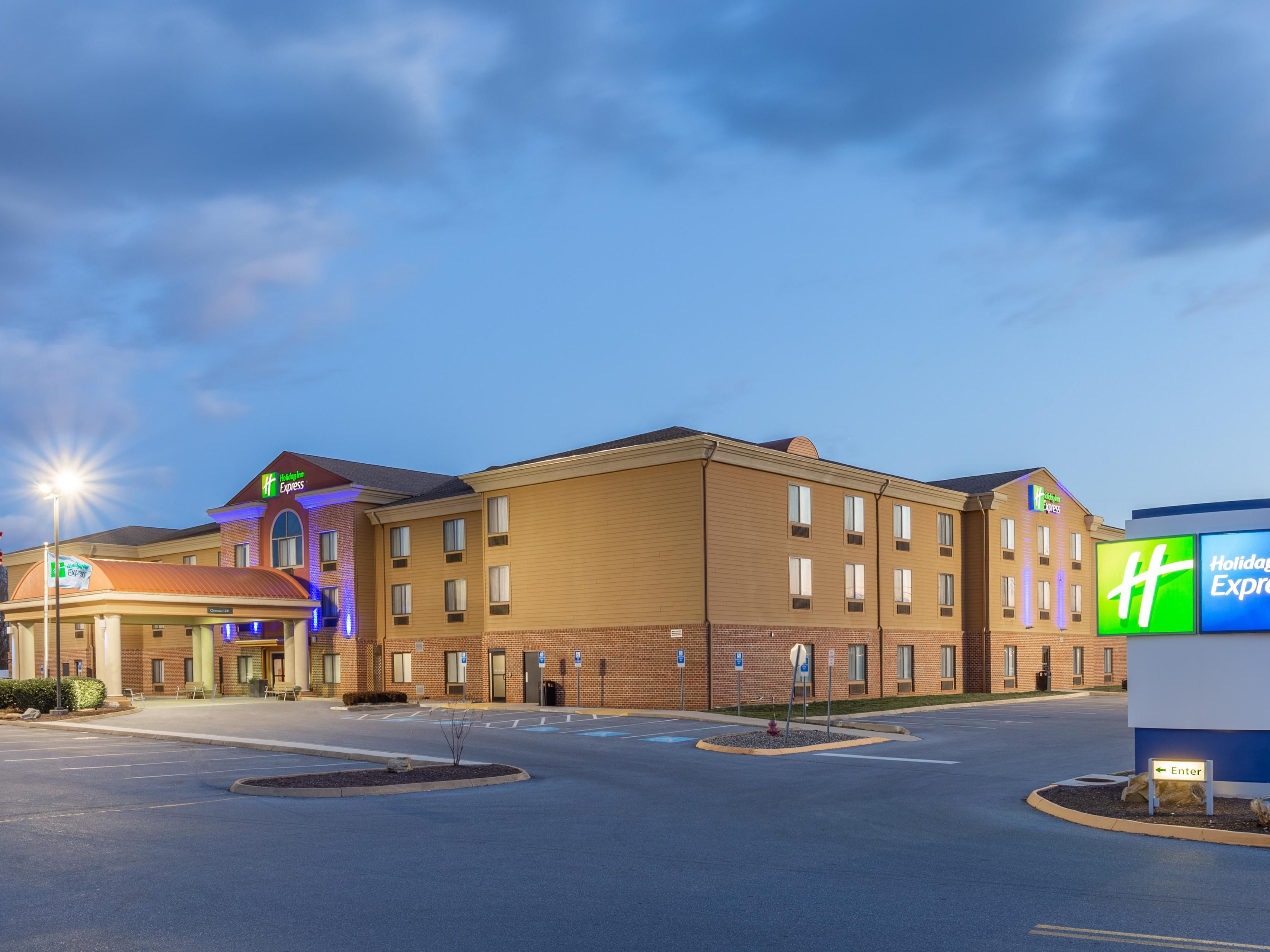 Hotels In Charles Town Wv Near Hollywood Casino Holiday Inn Express Charles Town