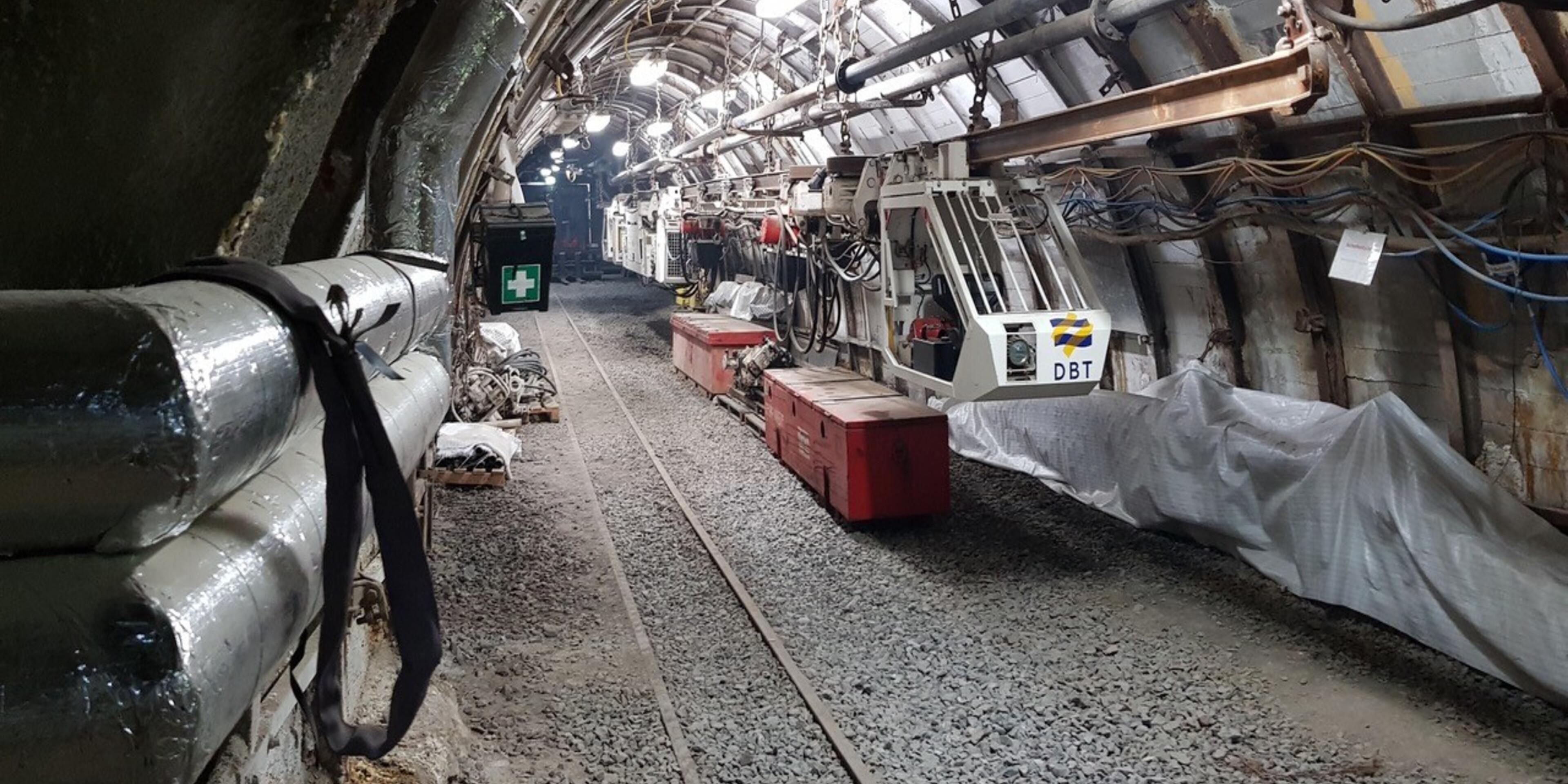 Walk in the footsteps of the buddies and experience the mine and the unique atmosphere! The training mine is only 15 minutes away from us!
