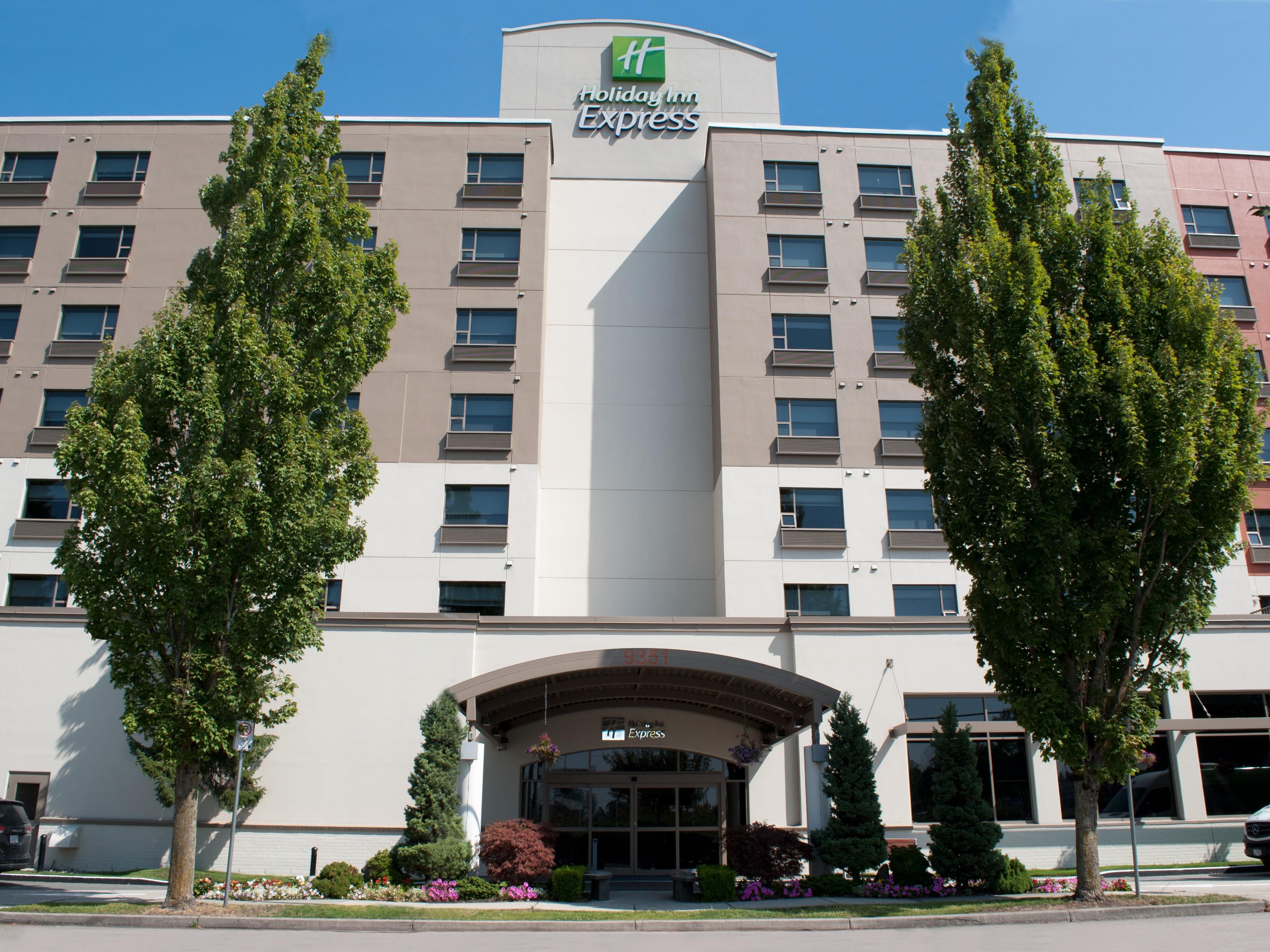 Enjoy warm-hearted hospitality and take advantage of our location.