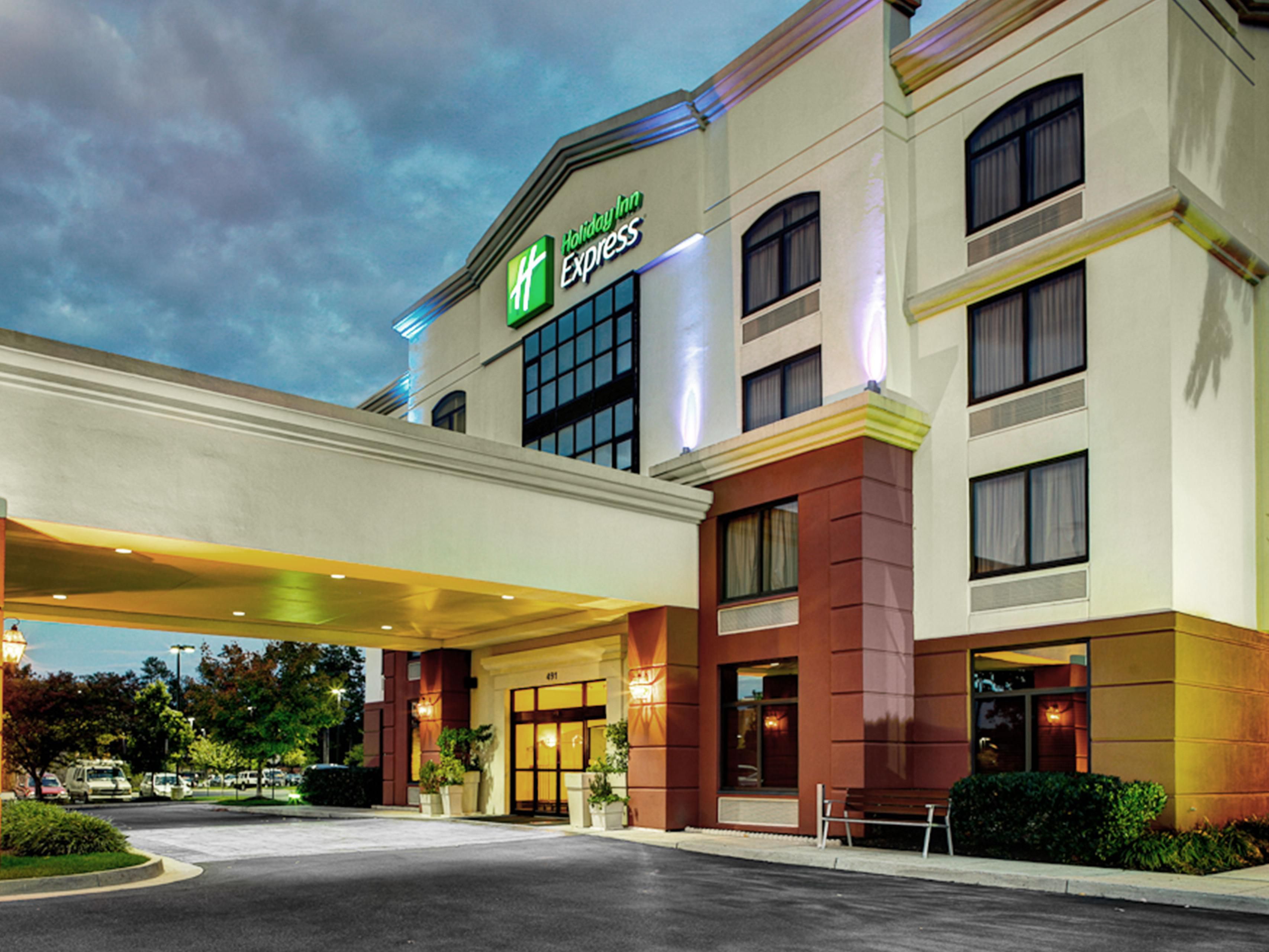 Hotels In Norfolk, VA Near Airport  Holiday Inn Express & Suites Norfolk  Airport