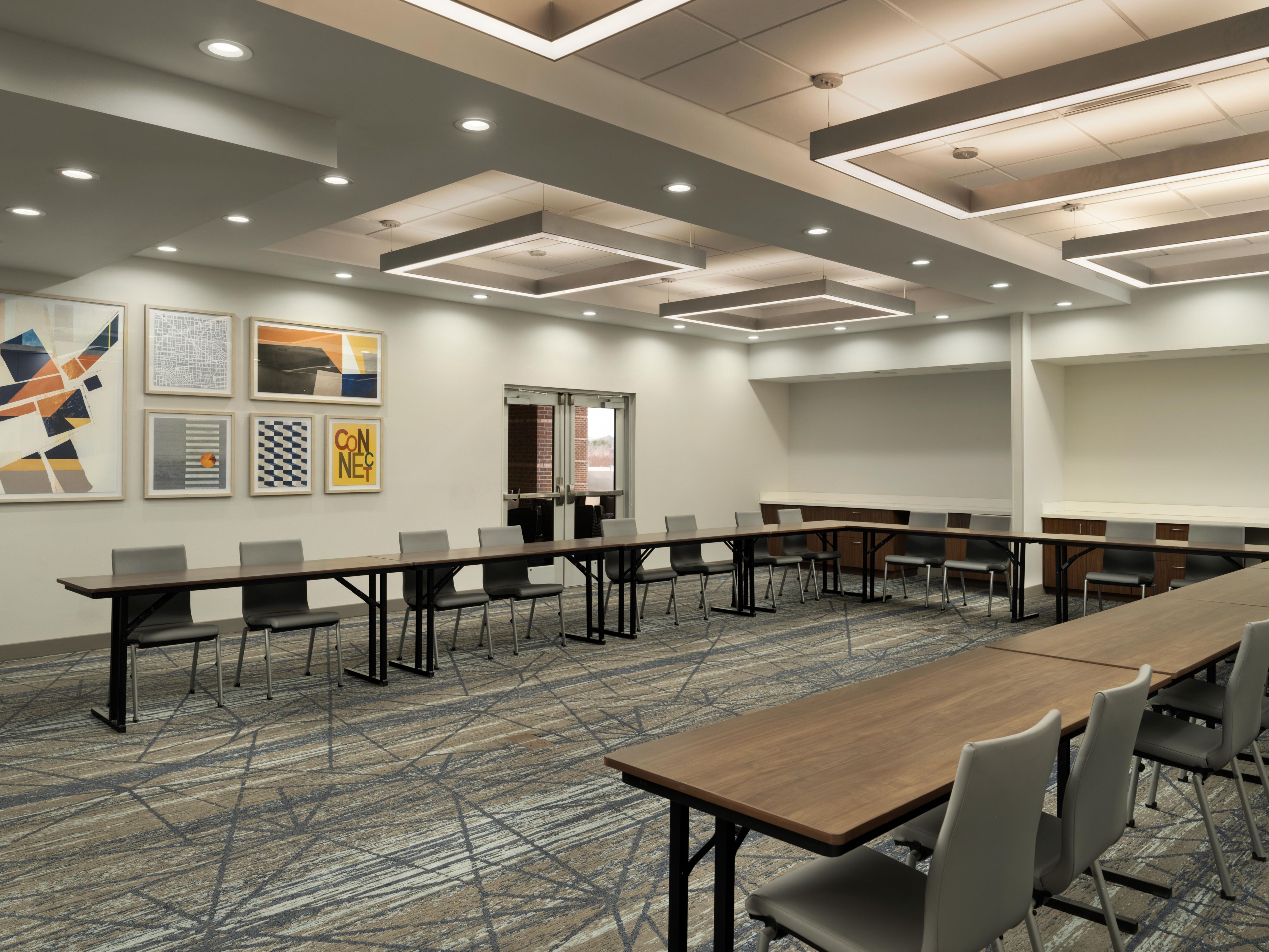 With 3,500 sq ft of meeting space. We have the space to plan your perfect wedding. We allow outside food and beverages. Your decorator may come in the night before to ensure your day is as beautiful as you are. 