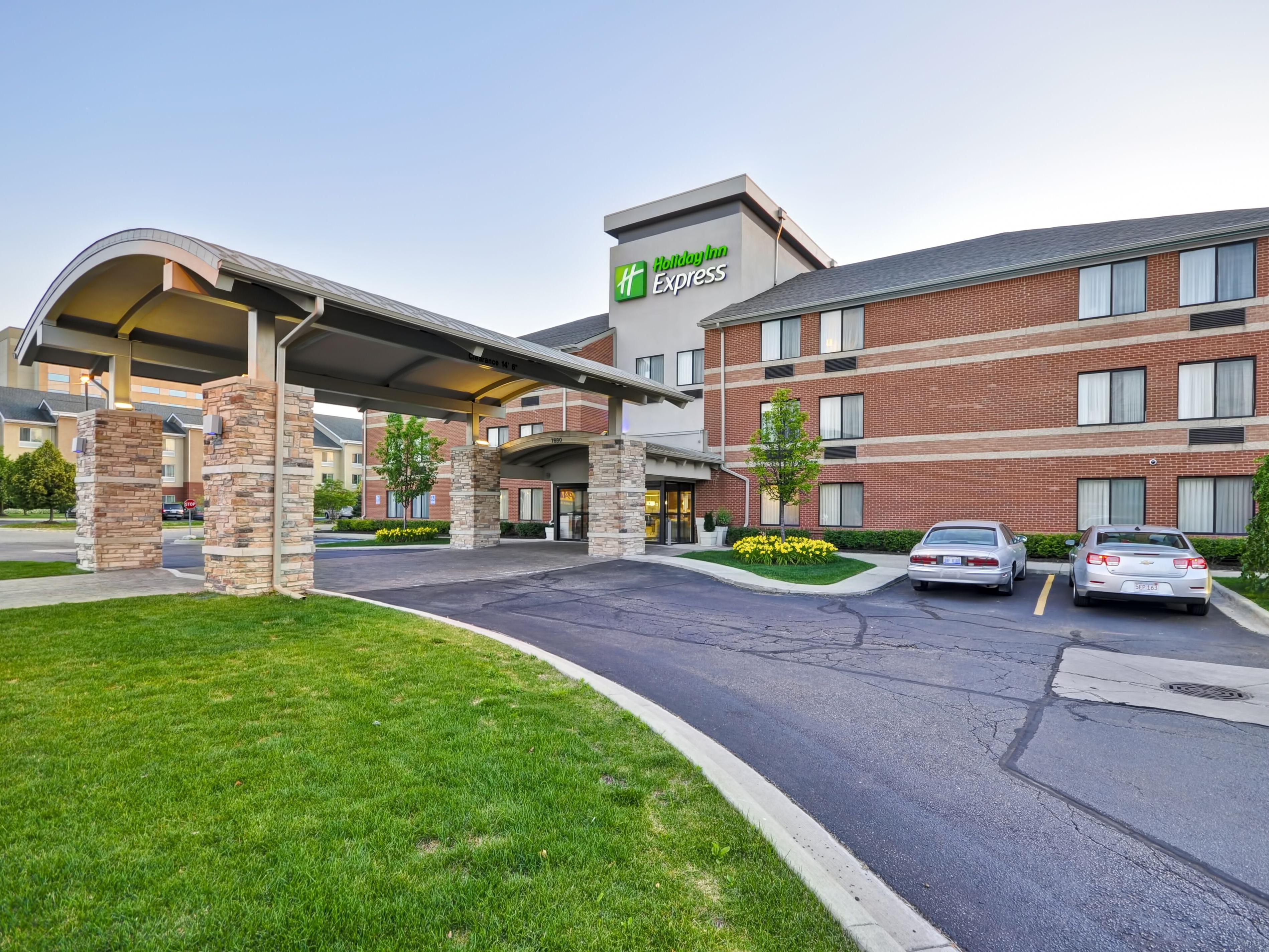 Detroit Airport Hotels in Romulus | Holiday Inn Express Romulus