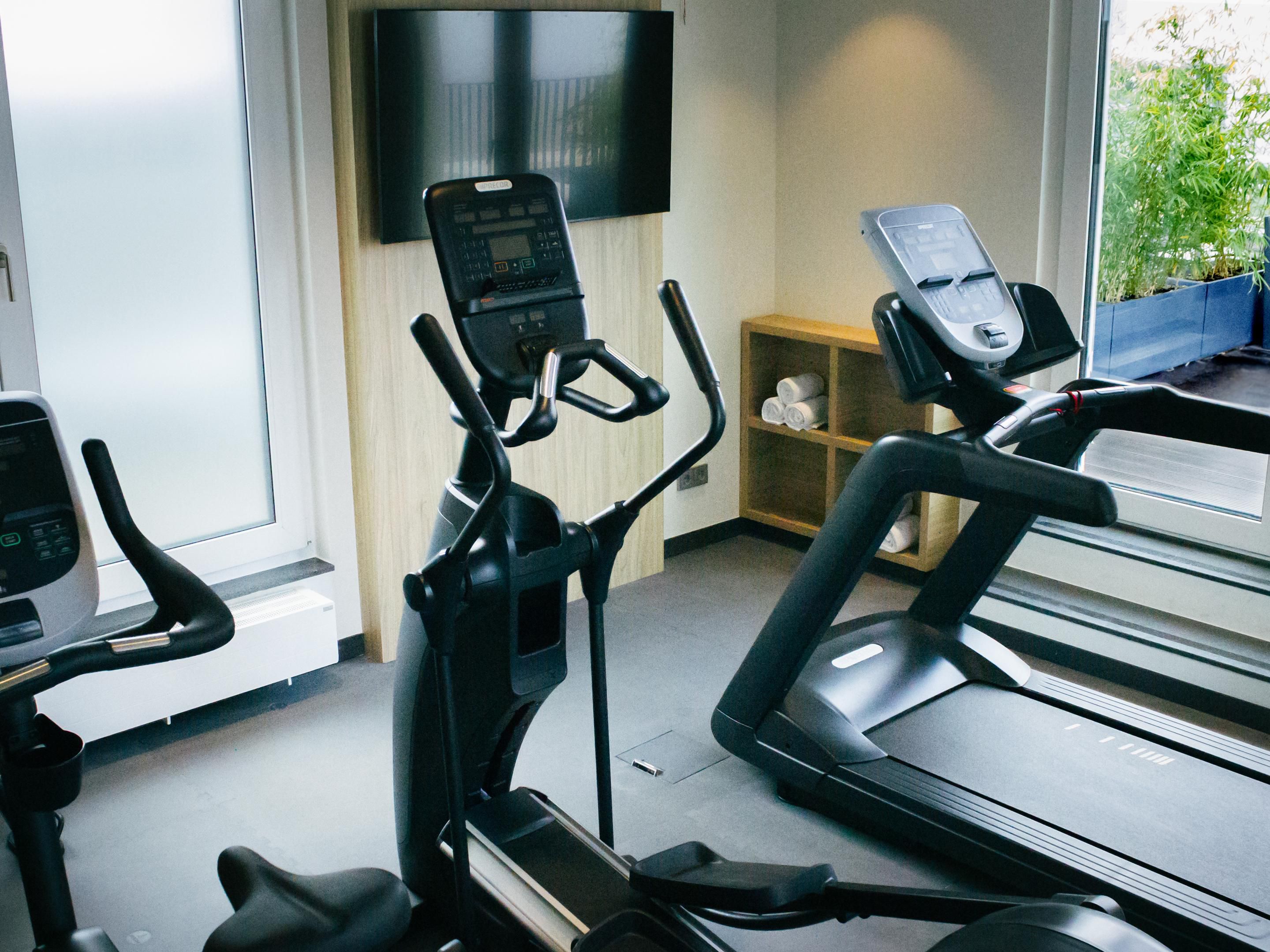 Our mini gym is located on the top floor, equipped with treadmill, free weights, bicycle and stepper. Benefit from the adjacent rooftop terrace for your private yoga session, whilst enjoying the view over the city.