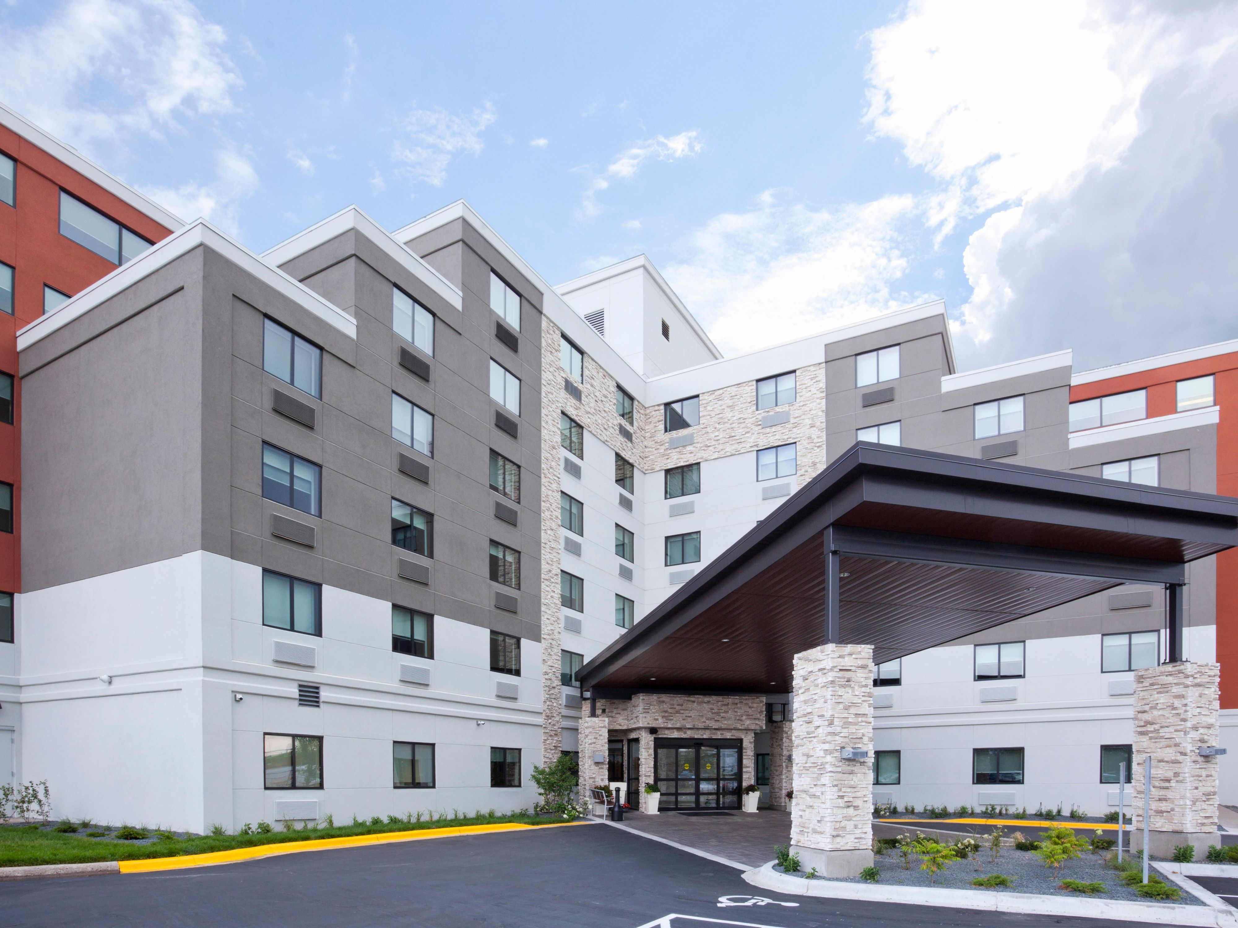 Since Opening In 2016 The Holiday Inn Express Roseville-St. Paul Has Been Providing Amazing Service To Our Guests.  We Are A Winner Of The IHG Quality Of Excellence Award In 2017 and 2018.  
Come Experience What Makes Our Hotel In Roseville Special!