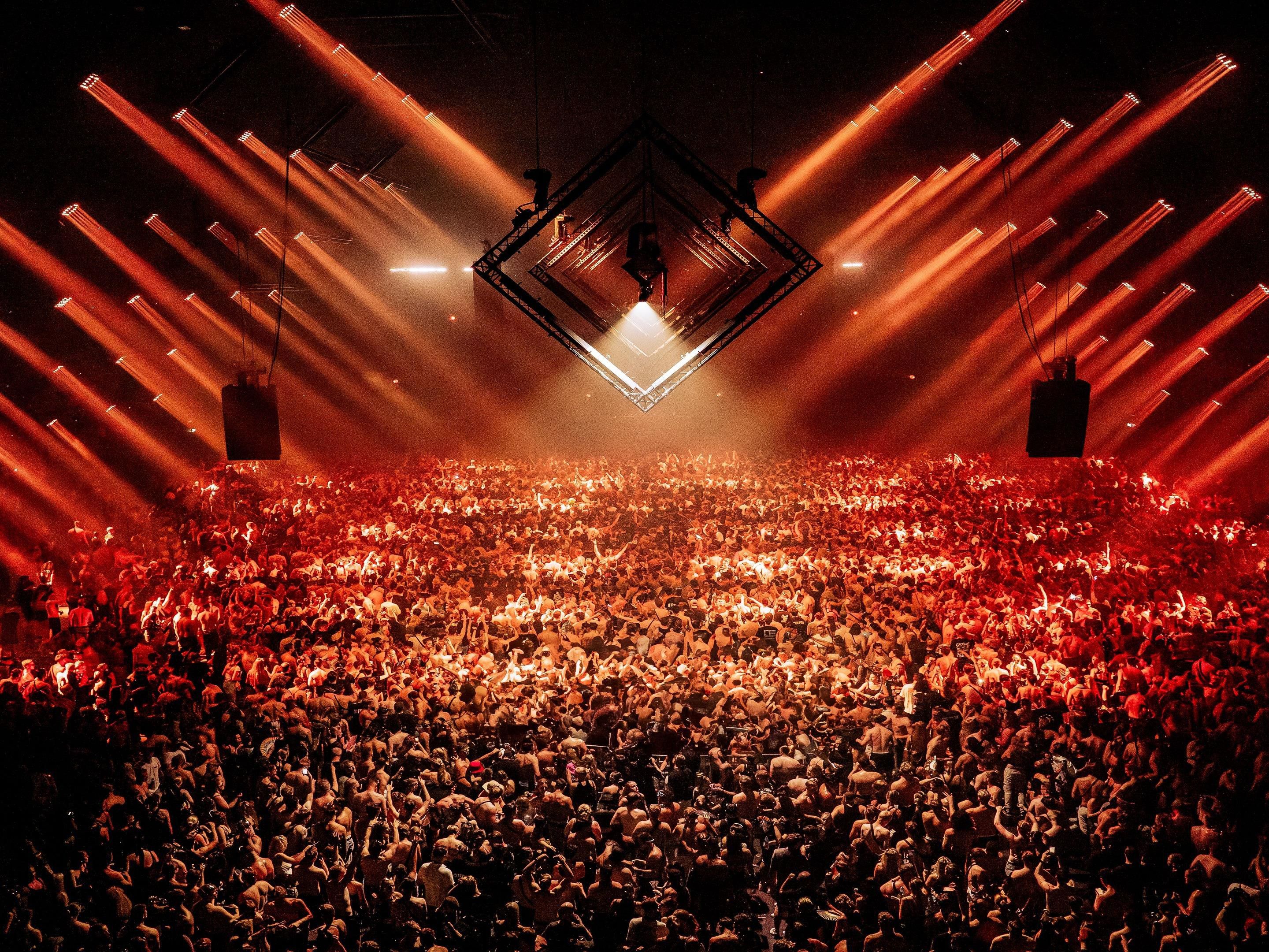 On August 30, 2025, Rotterdam Rave Festival 2025 will come to Rotterdam Ahoy! After a long night of raving, you can rest comfortably in our nearby hotel!
