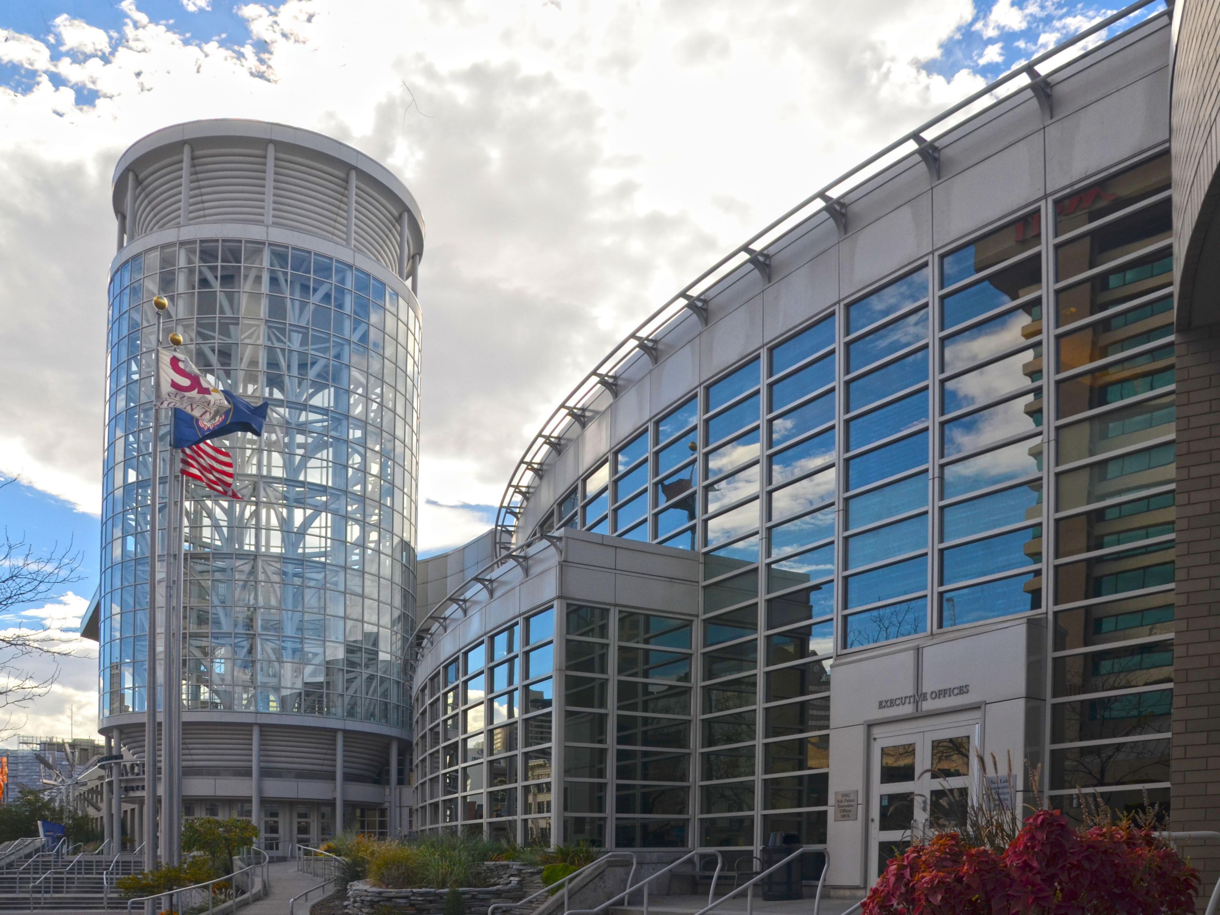 The 515,000 square foot Calvin L. Rampton Salt Palace Convention Center is directly across the street from the hotel and hosts numerous conventions throughout the year. 